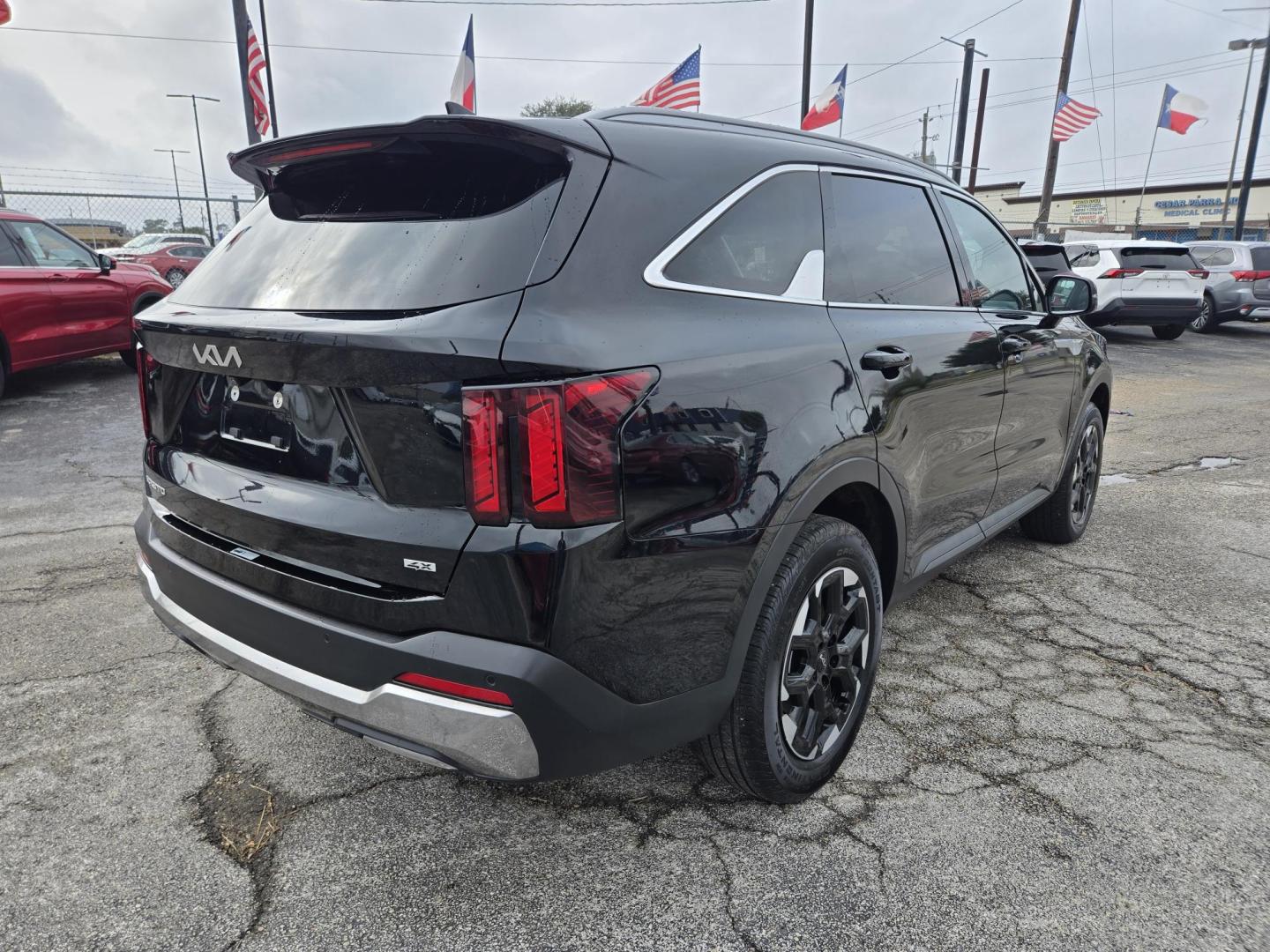 2024 Black /Black Kia Sorento S AWD (5XYRLDJC7RG) with an 2.5L L4 DOHC 16V engine, 6A transmission, located at 1842 Wirt Road, Houston, TX, 77055, (713) 973-3903, 29.805330, -95.484787 - Photo#4
