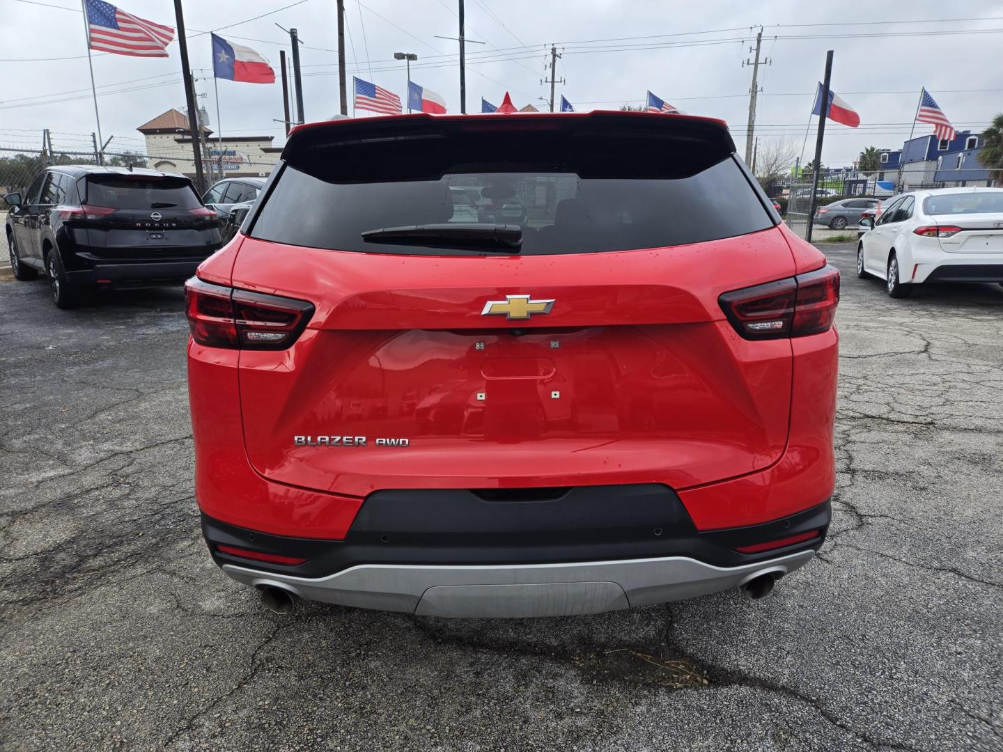 2024 Red /Black Chevrolet Blazer 3LT AWD (3GNKBJR49RS) with an 2.0L L4 DOHC 16 TURBO engine, 9A transmission, located at 1842 Wirt Road, Houston, TX, 77055, (713) 973-3903, 29.805330, -95.484787 - Photo#3