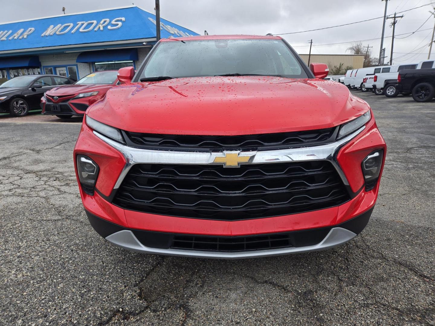 2024 Red /Black Chevrolet Blazer 3LT AWD (3GNKBJR49RS) with an 2.0L L4 DOHC 16 TURBO engine, 9A transmission, located at 1842 Wirt Road, Houston, TX, 77055, (713) 973-3903, 29.805330, -95.484787 - Photo#7