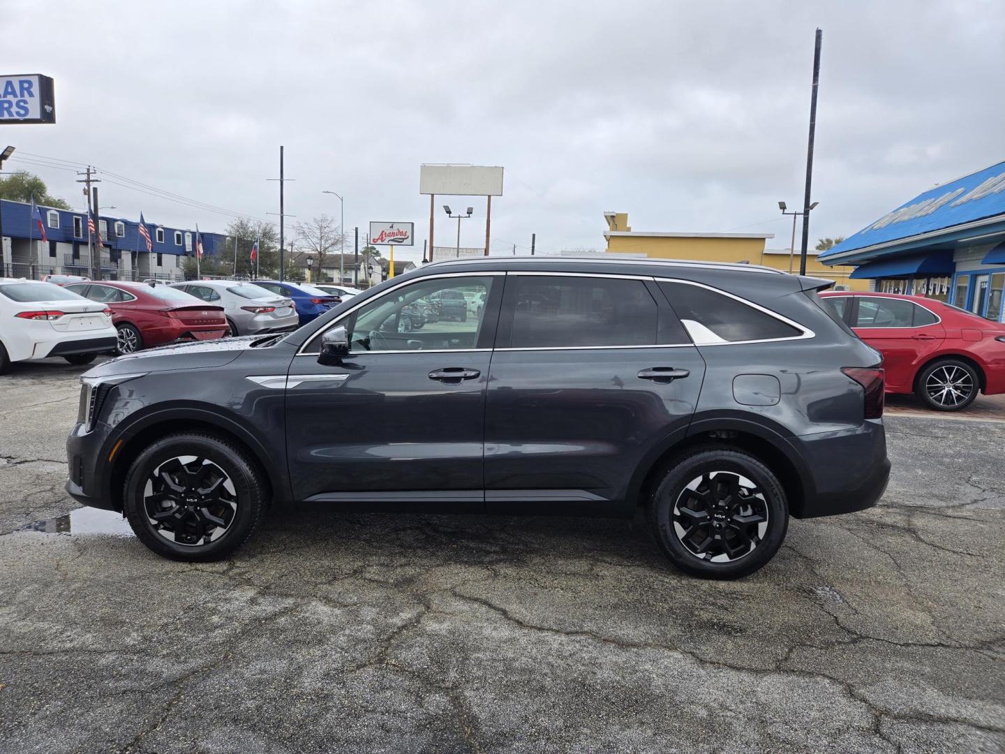 2024 Gray /Black Kia Sorento S AWD (5XYRLDJC0RG) with an 2.5L L4 DOHC 16V engine, 6A transmission, located at 1842 Wirt Road, Houston, TX, 77055, (713) 973-3903, 29.805330, -95.484787 - Photo#1
