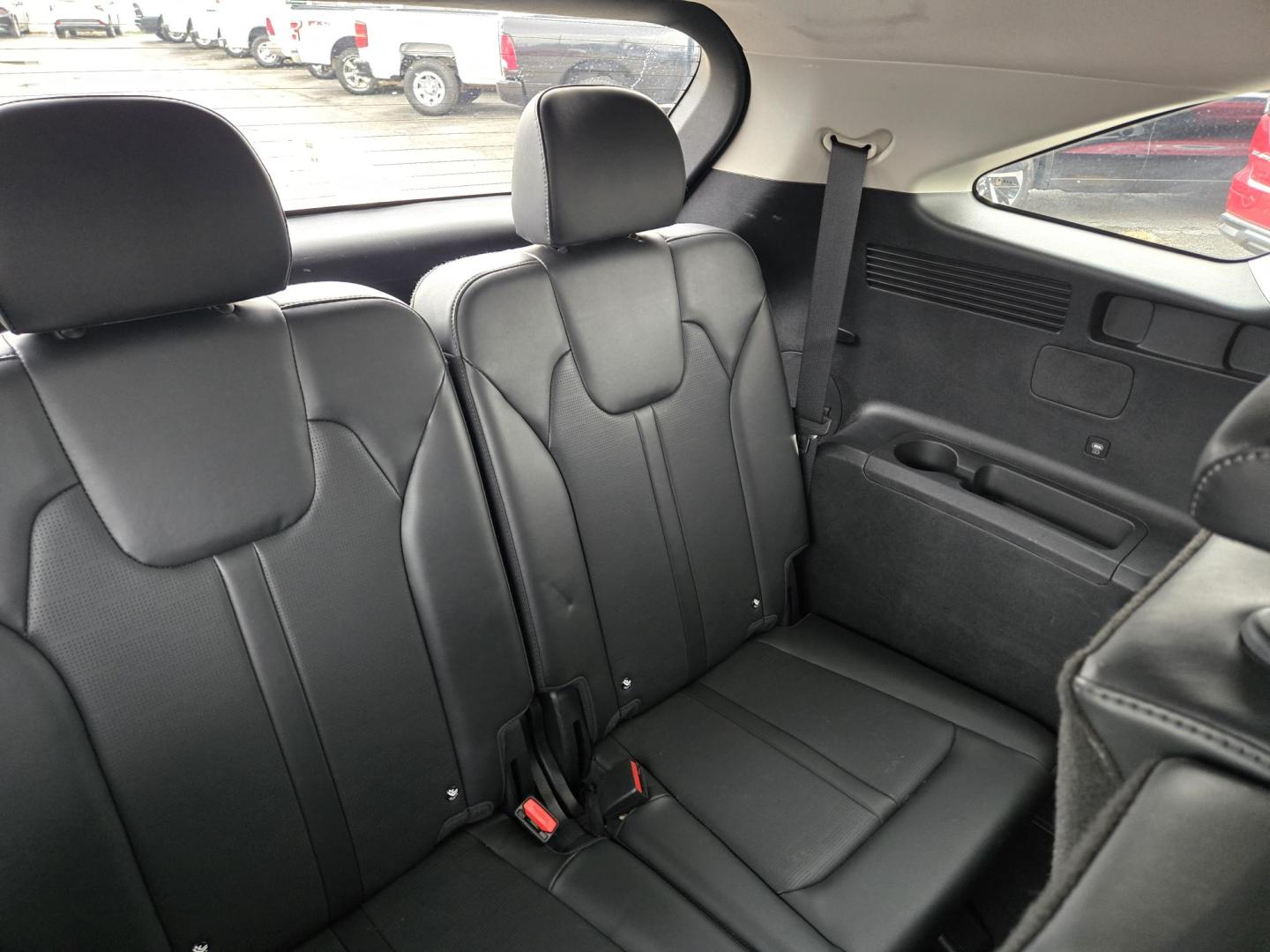 2024 Gray /Black Kia Sorento S AWD (5XYRLDJC0RG) with an 2.5L L4 DOHC 16V engine, 6A transmission, located at 1842 Wirt Road, Houston, TX, 77055, (713) 973-3903, 29.805330, -95.484787 - Photo#16