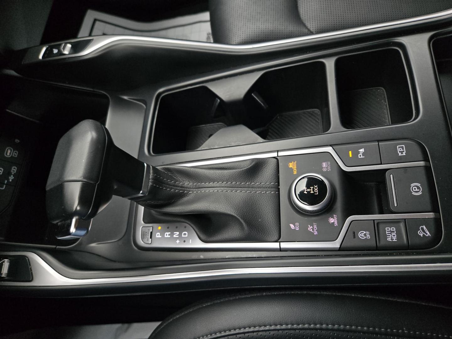 2024 Gray /Black Kia Sorento S AWD (5XYRLDJC0RG) with an 2.5L L4 DOHC 16V engine, 6A transmission, located at 1842 Wirt Road, Houston, TX, 77055, (713) 973-3903, 29.805330, -95.484787 - Photo#22