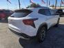 2025 White /Black Chevrolet Trax LT (KL77LHEP9SC) with an 1.2L L3 TURBO engine, 6A transmission, located at 1842 Wirt Road, Houston, TX, 77055, (713) 973-3903, 29.805330, -95.484787 - Photo#4