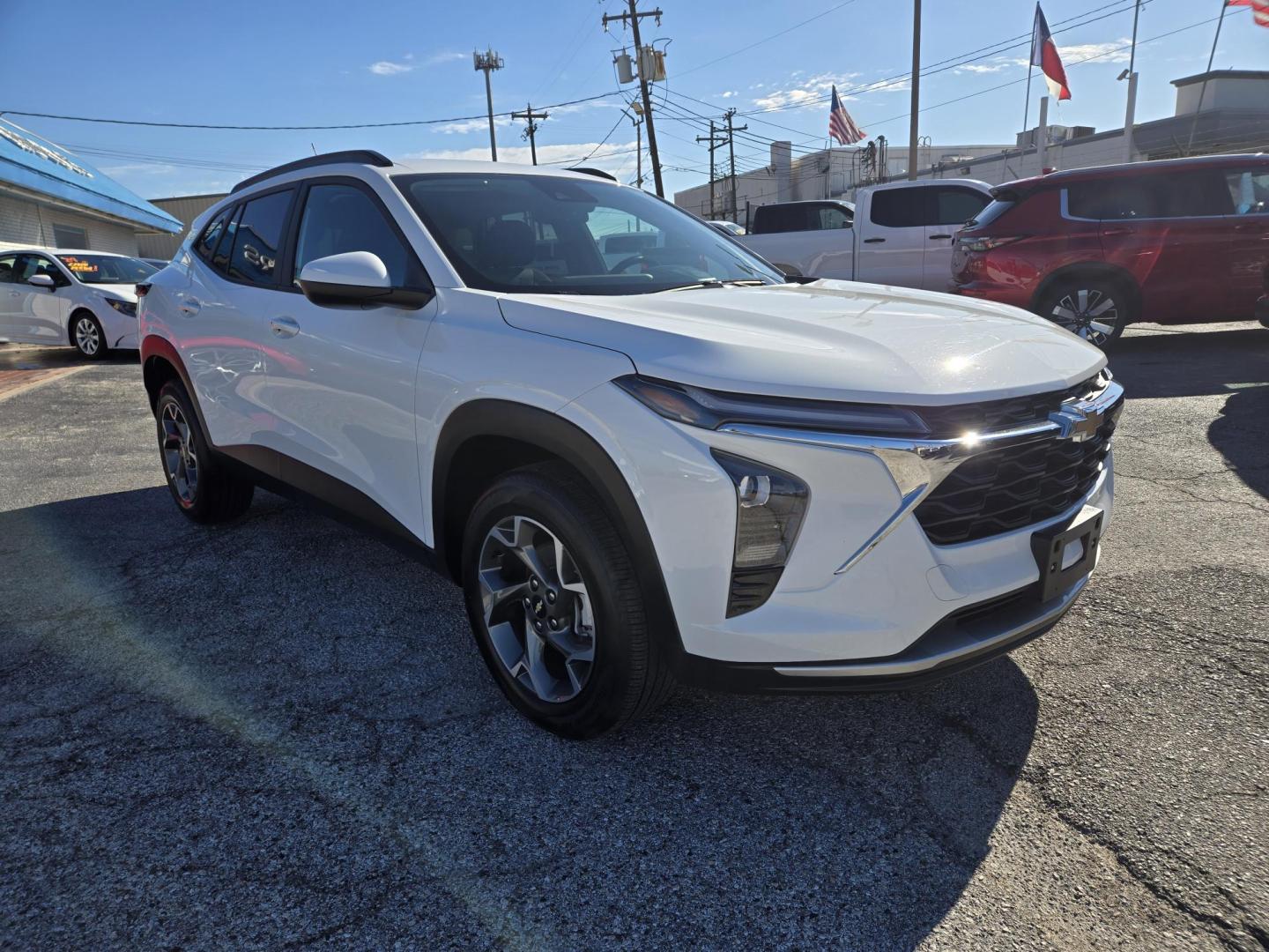2025 White /Black Chevrolet Trax LT (KL77LHEP9SC) with an 1.2L L3 TURBO engine, 6A transmission, located at 1842 Wirt Road, Houston, TX, 77055, (713) 973-3903, 29.805330, -95.484787 - Photo#6
