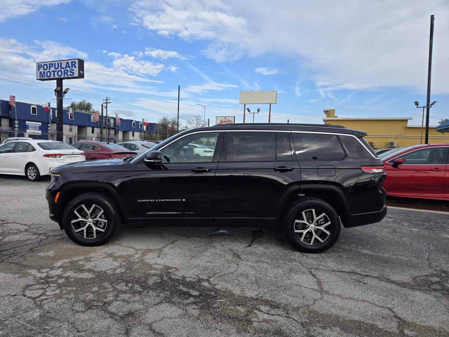 2024 Black /Black Jeep Grand Cherokee L Limited 4WD (1C4RJKBG9R8) with an 3.6L V6 DOHC 24V engine, 8A transmission, located at 1842 Wirt Road, Houston, TX, 77055, (713) 973-3903, 29.805330, -95.484787 - Photo#1