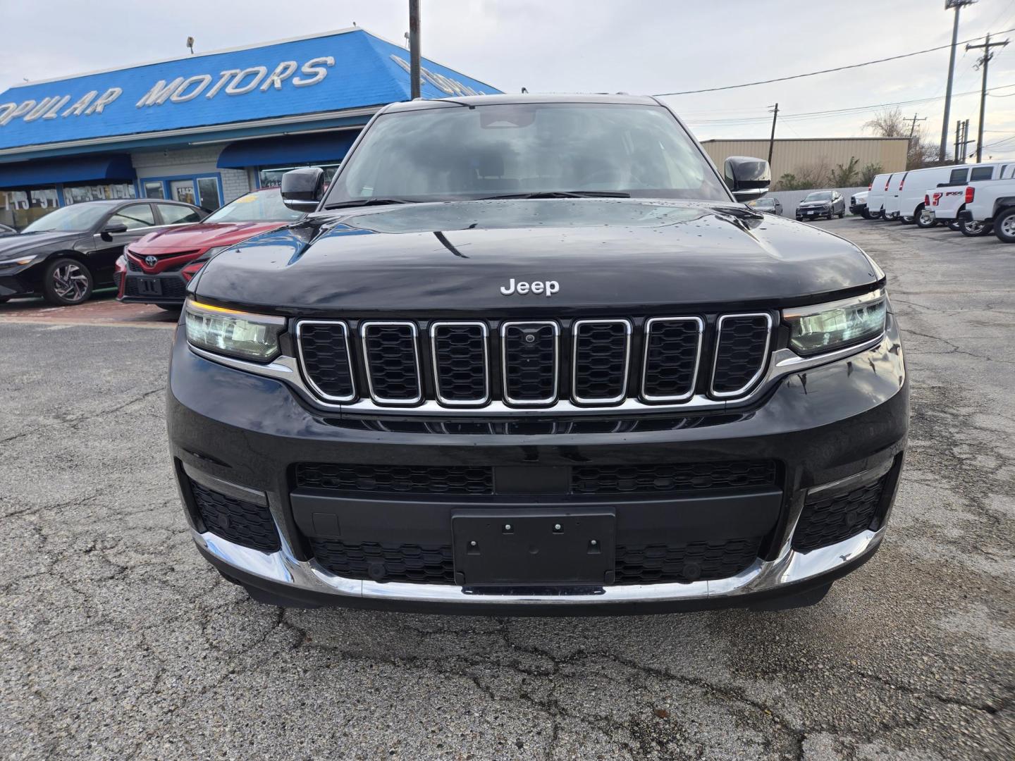 2024 Black /Black Jeep Grand Cherokee L Limited 4WD (1C4RJKBG9R8) with an 3.6L V6 DOHC 24V engine, 8A transmission, located at 1842 Wirt Road, Houston, TX, 77055, (713) 973-3903, 29.805330, -95.484787 - Photo#7