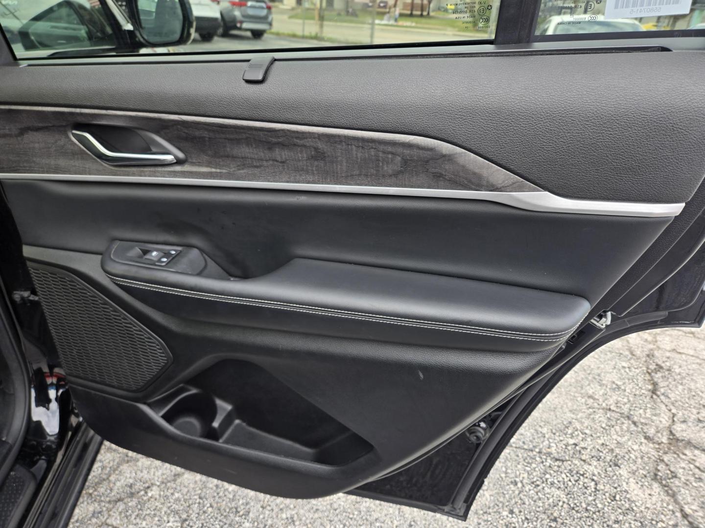 2024 Black /Black Jeep Grand Cherokee L Limited 4WD (1C4RJKBG9R8) with an 3.6L V6 DOHC 24V engine, 8A transmission, located at 1842 Wirt Road, Houston, TX, 77055, (713) 973-3903, 29.805330, -95.484787 - Photo#15