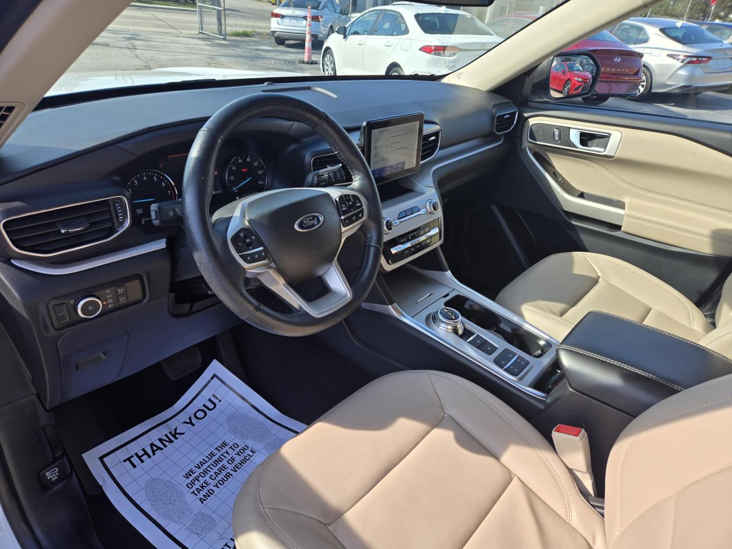 2023 White /Tan Ford Explorer XLT (1FMSK7DH9PG) with an 2.3L L4 DOHC 16V engine, 10A transmission, located at 1842 Wirt Road, Houston, TX, 77055, (713) 973-3903, 29.805330, -95.484787 - Photo#8