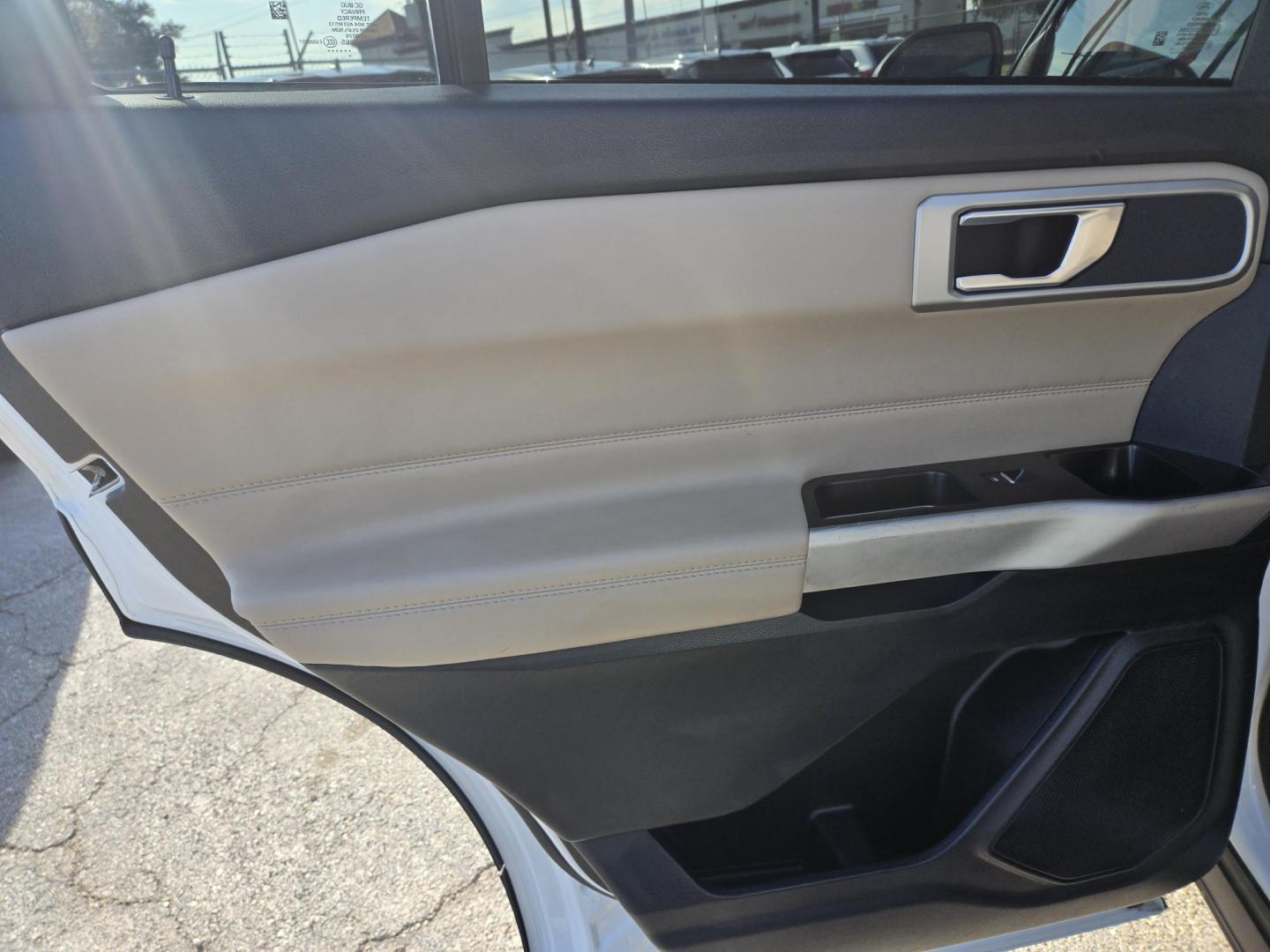 2023 White /Tan Ford Explorer XLT (1FMSK7DH9PG) with an 2.3L L4 DOHC 16V engine, 10A transmission, located at 1842 Wirt Road, Houston, TX, 77055, (713) 973-3903, 29.805330, -95.484787 - Photo#11