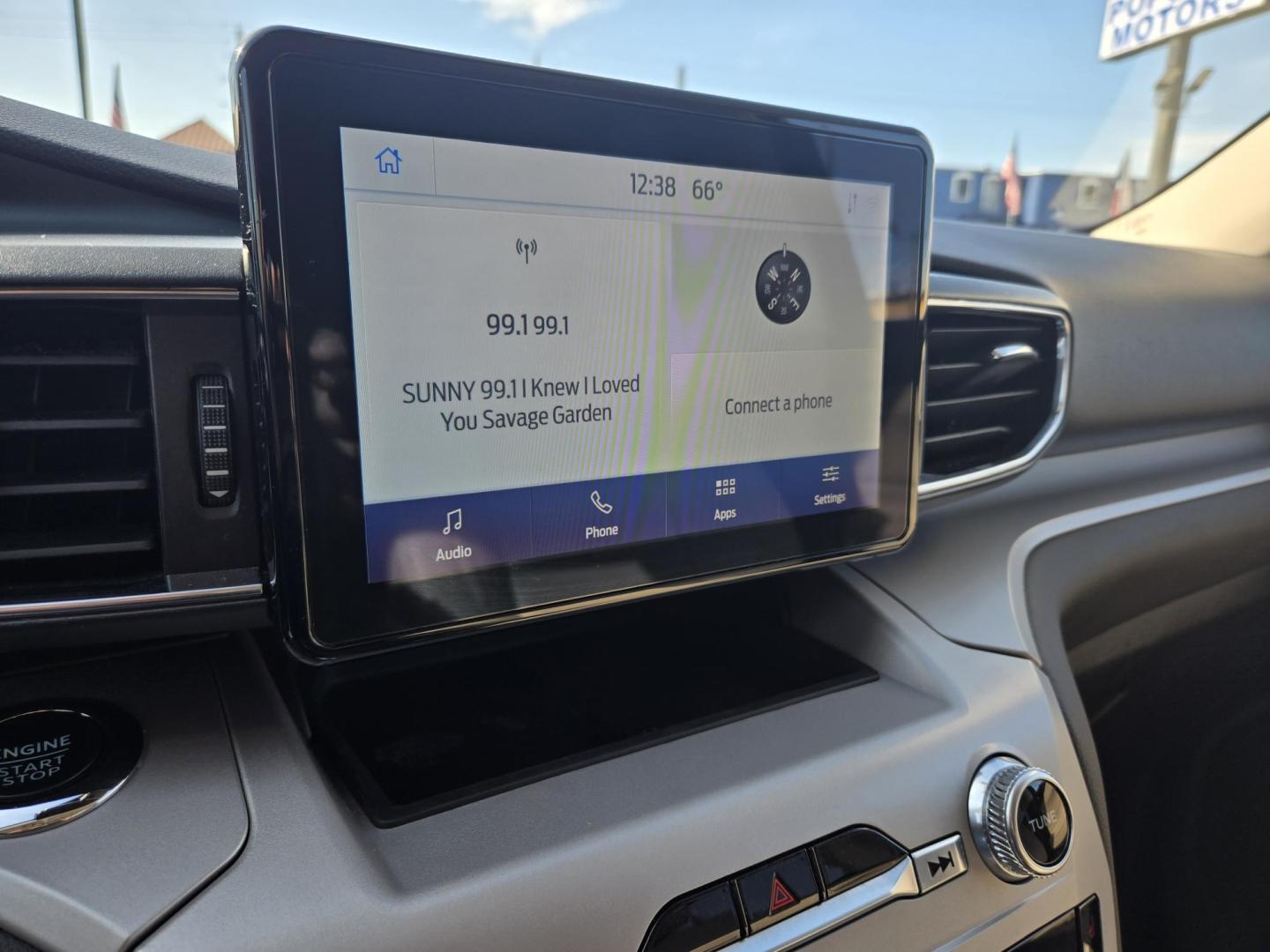 2023 White /Tan Ford Explorer XLT (1FMSK7DH9PG) with an 2.3L L4 DOHC 16V engine, 10A transmission, located at 1842 Wirt Road, Houston, TX, 77055, (713) 973-3903, 29.805330, -95.484787 - Photo#20