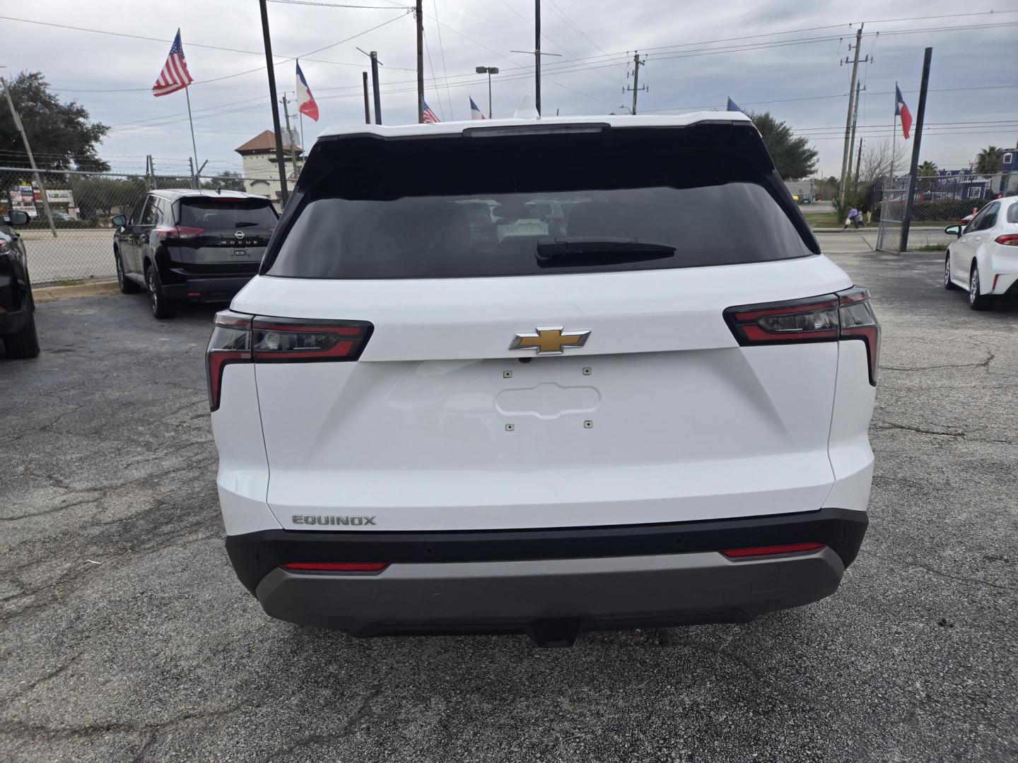 2025 White /Black Chevrolet Equinox LS 2WD (3GNAXHEG8SL) with an 1.5L L4 DOHC 16V TURBO engine, 6A transmission, located at 1842 Wirt Road, Houston, TX, 77055, (713) 973-3903, 29.805330, -95.484787 - Photo#3
