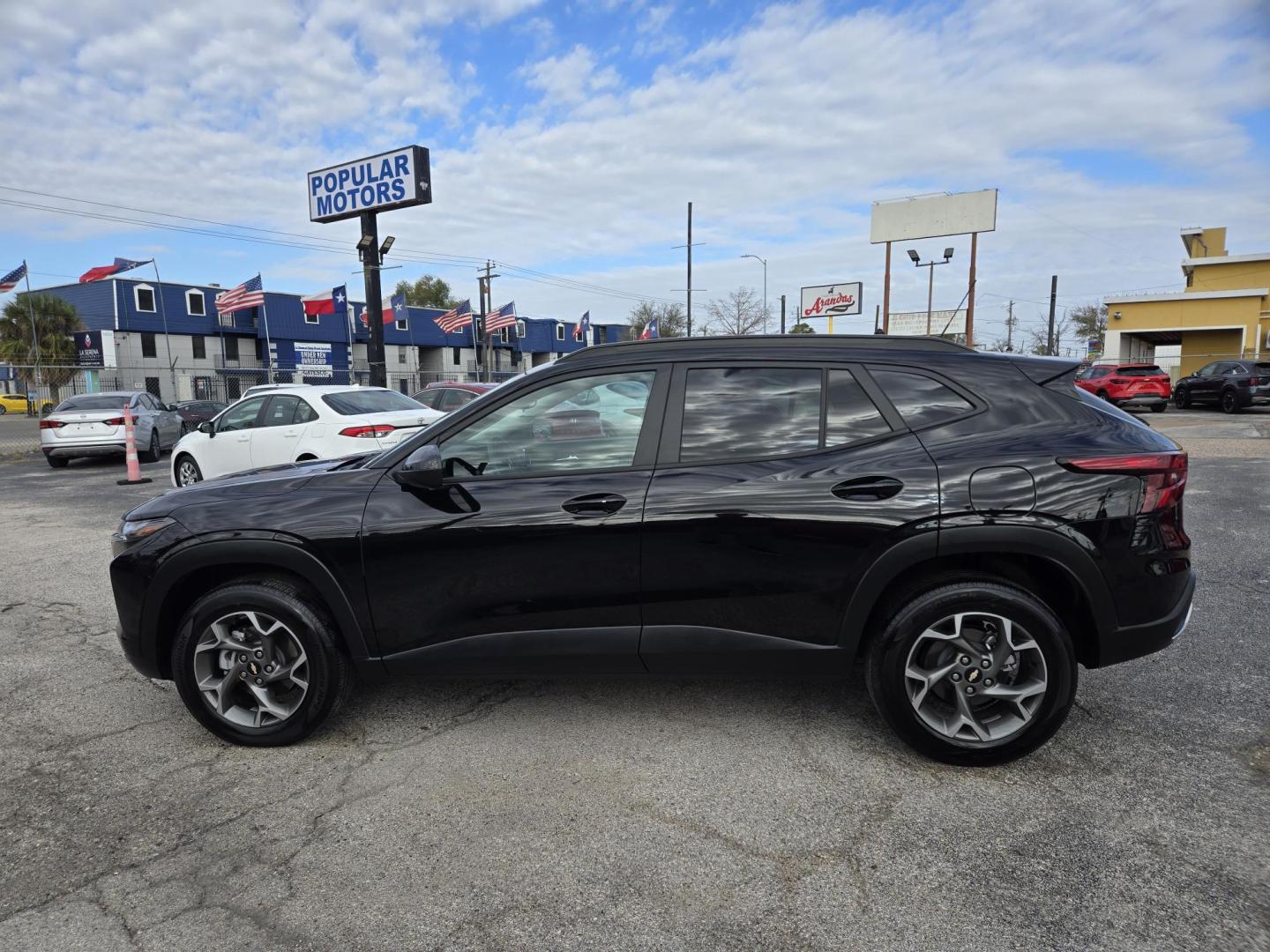 2025 Black /Black Chevrolet Trax LT (KL77LHEPXSC) with an 1.2L L3 TURBO engine, 6A transmission, located at 1842 Wirt Road, Houston, TX, 77055, (713) 973-3903, 29.805330, -95.484787 - Photo#1
