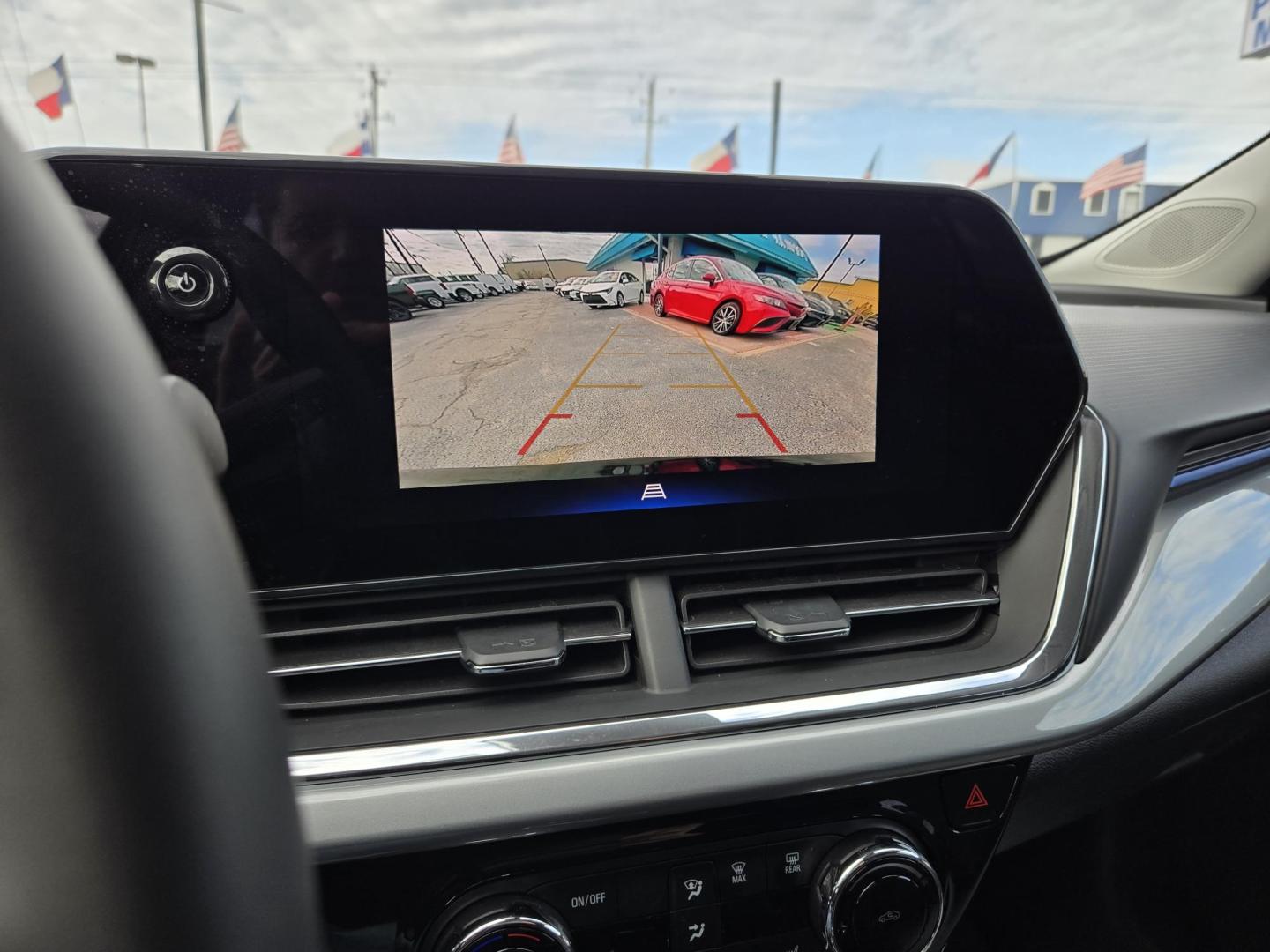 2025 Black /Black Chevrolet Trax LT (KL77LHEPXSC) with an 1.2L L3 TURBO engine, 6A transmission, located at 1842 Wirt Road, Houston, TX, 77055, (713) 973-3903, 29.805330, -95.484787 - Photo#21