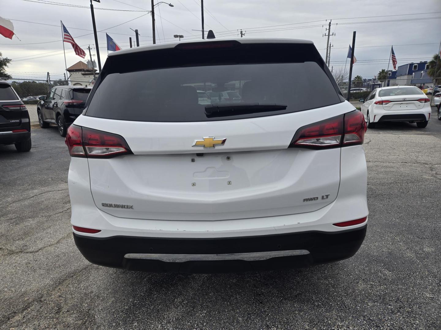 2024 White /Black Chevrolet Equinox LT AWD (3GNAXUEG2RL) with an 1.5L L4 DOHC 16V TURBO engine, 6A transmission, located at 1842 Wirt Road, Houston, TX, 77055, (713) 973-3903, 29.805330, -95.484787 - Photo#3