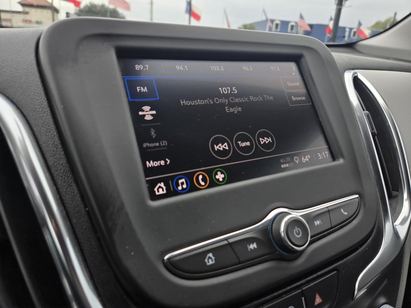 2024 White /Black Chevrolet Equinox LT AWD (3GNAXUEG2RL) with an 1.5L L4 DOHC 16V TURBO engine, 6A transmission, located at 1842 Wirt Road, Houston, TX, 77055, (713) 973-3903, 29.805330, -95.484787 - Photo#20