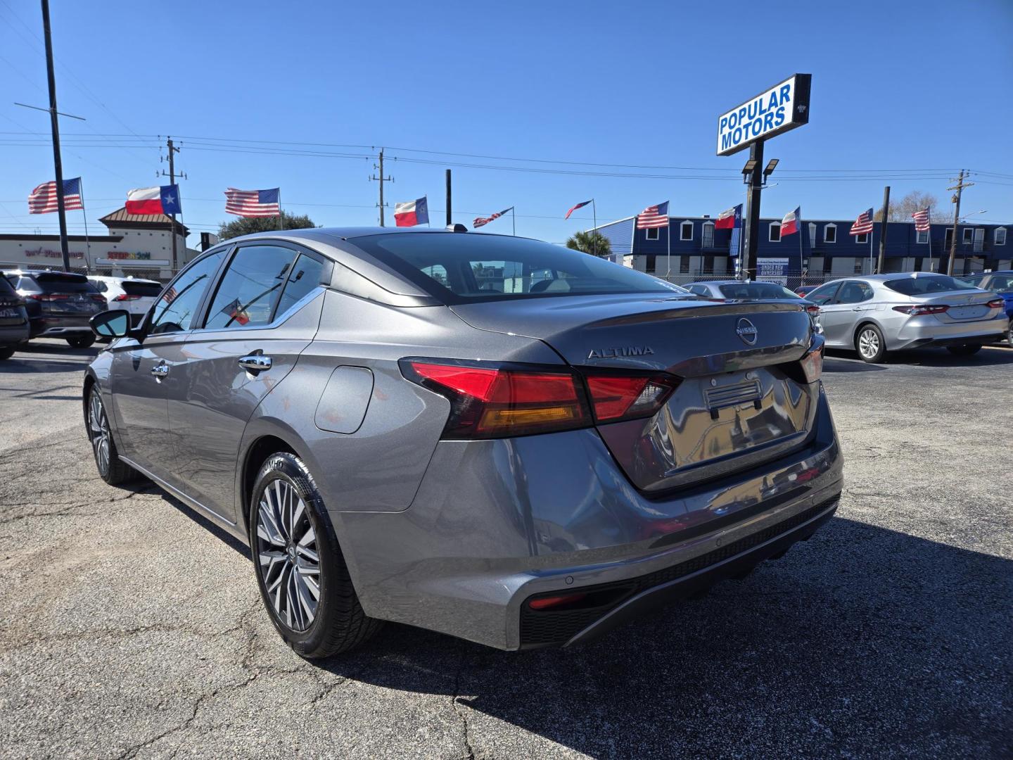 2024 Gray /Black Nissan Altima 2.5 SV (1N4BL4DV2RN) with an 2.5L L4 DOHC 16V engine, CVT transmission, located at 1842 Wirt Road, Houston, TX, 77055, (713) 973-3903, 29.805330, -95.484787 - Photo#2