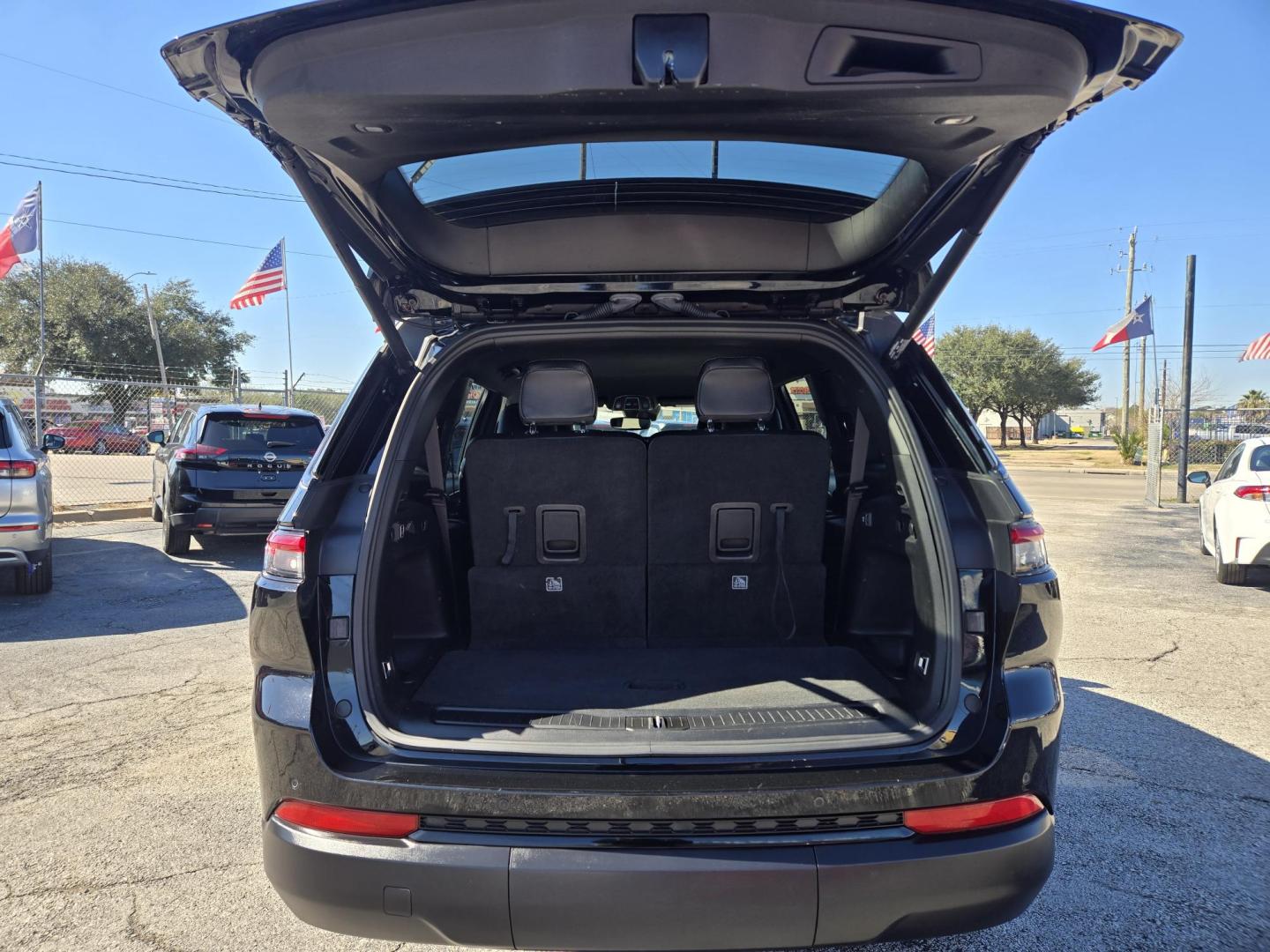 2024 Black /Black Jeep Grand Cherokee L Laredo 4WD (1C4RJKAG6R8) with an 3.6L V6 DOHC 24V engine, 8A transmission, located at 1842 Wirt Road, Houston, TX, 77055, (713) 973-3903, 29.805330, -95.484787 - Photo#4