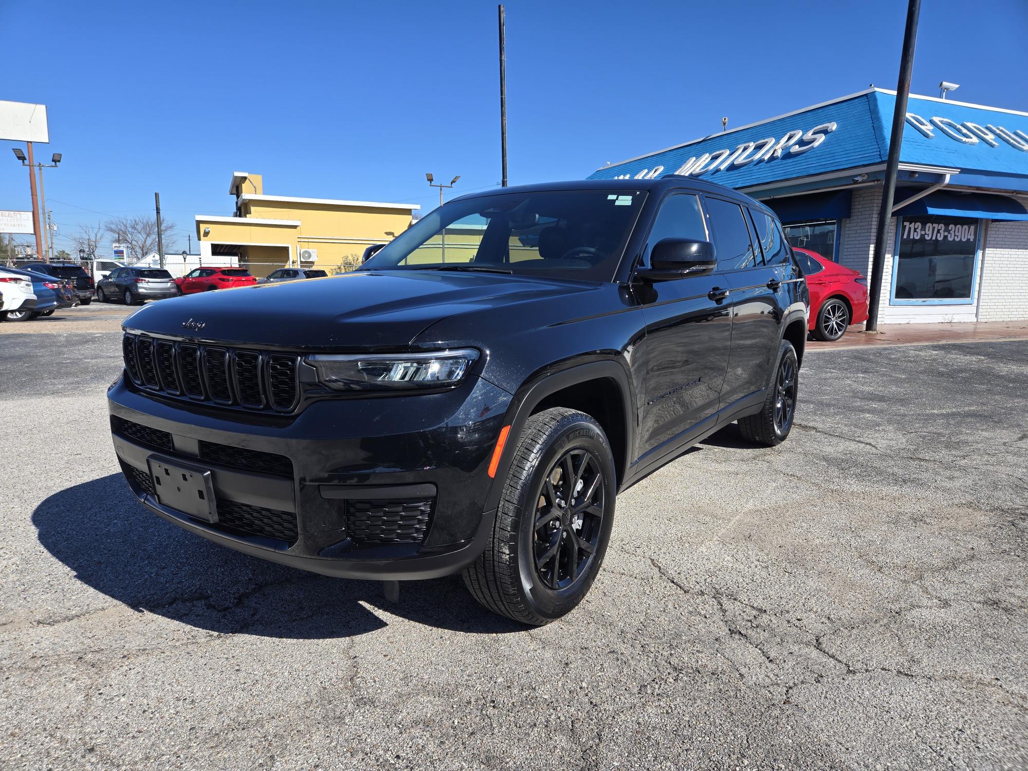 photo of 2024 Jeep Grand Cherokee L Laredo 4WD