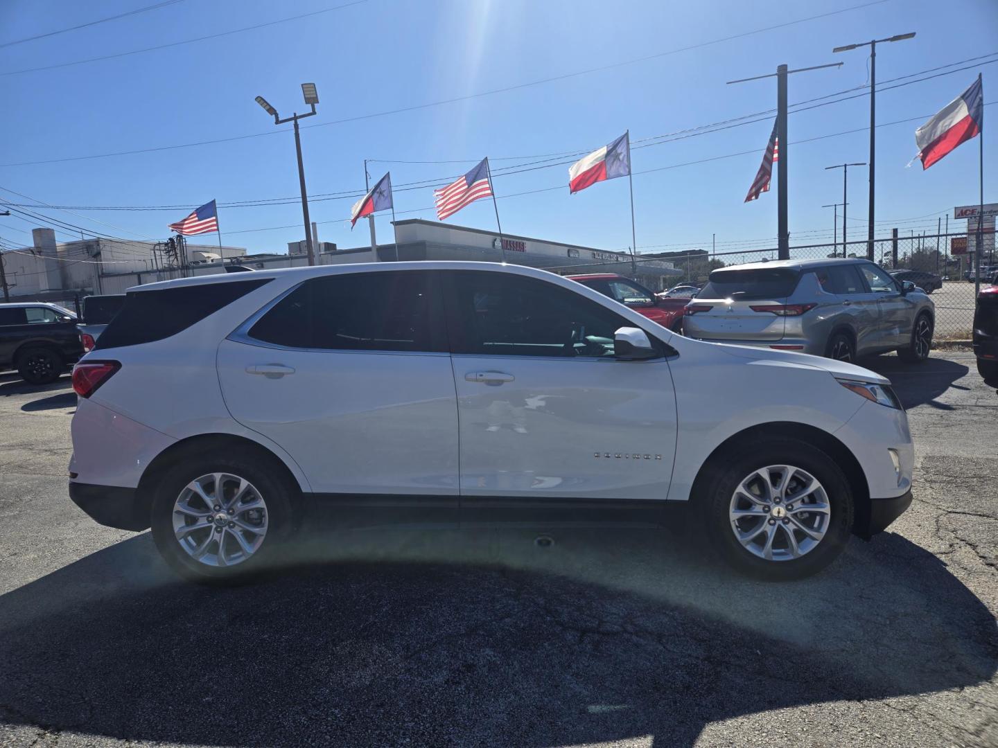 2021 White /GRAY Chevrolet Equinox LT 2WD (3GNAXKEV4MS) with an 1.5L L4 DOHC 16V TURBO engine, 6A transmission, located at 1842 Wirt Road, Houston, TX, 77055, (713) 973-3903, 29.805330, -95.484787 - Photo#5