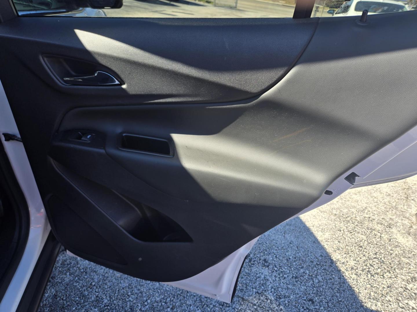 2021 White /GRAY Chevrolet Equinox LT 2WD (3GNAXKEV4MS) with an 1.5L L4 DOHC 16V TURBO engine, 6A transmission, located at 1842 Wirt Road, Houston, TX, 77055, (713) 973-3903, 29.805330, -95.484787 - Photo#15