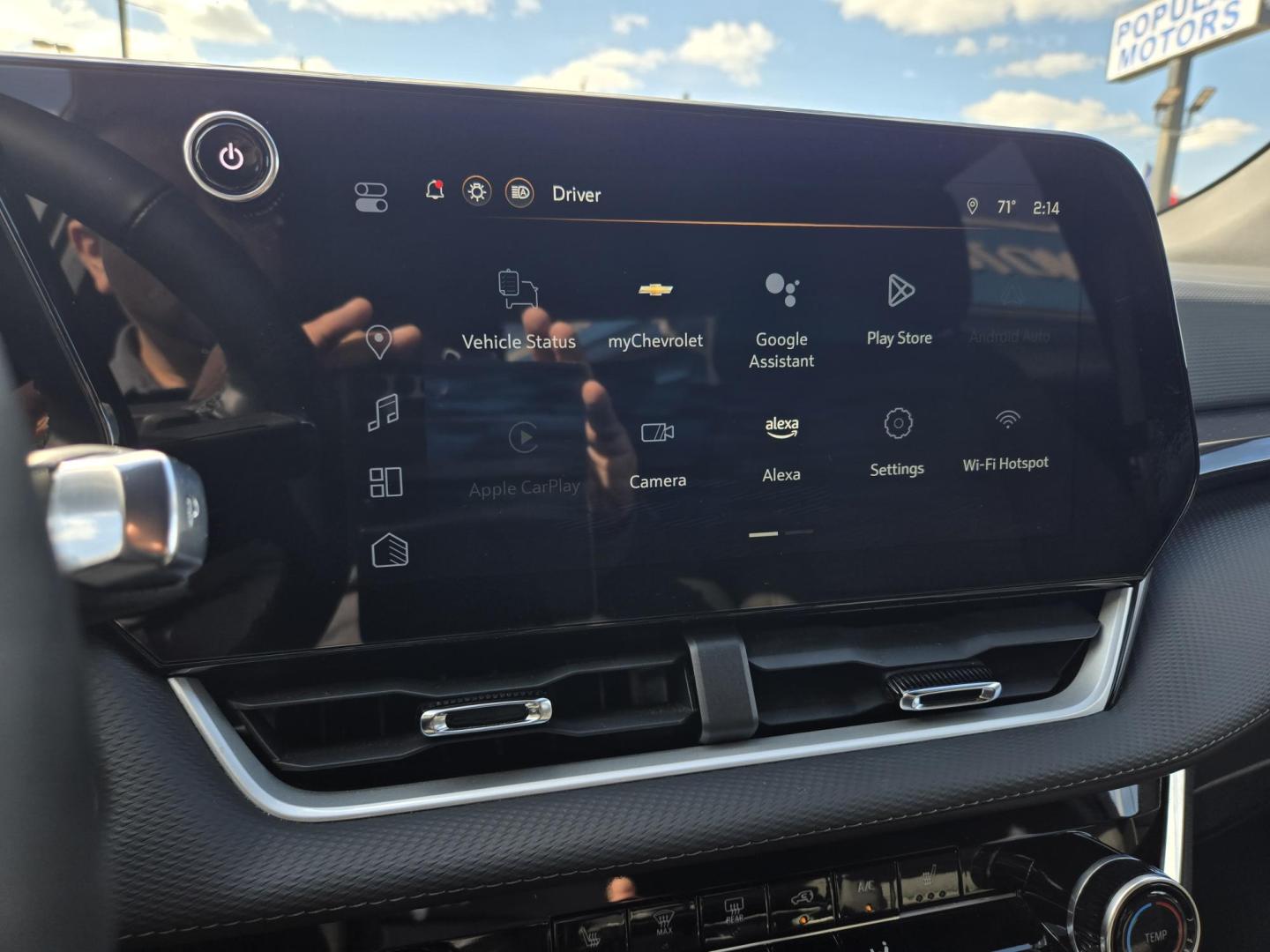 2025 White /Black Chevrolet Equinox 1LT AWD (3GNAXPEG3SL) with an 1.5L L4 DOHC 16V TURBO engine, 6A transmission, located at 1842 Wirt Road, Houston, TX, 77055, (713) 973-3903, 29.805330, -95.484787 - Photo#21