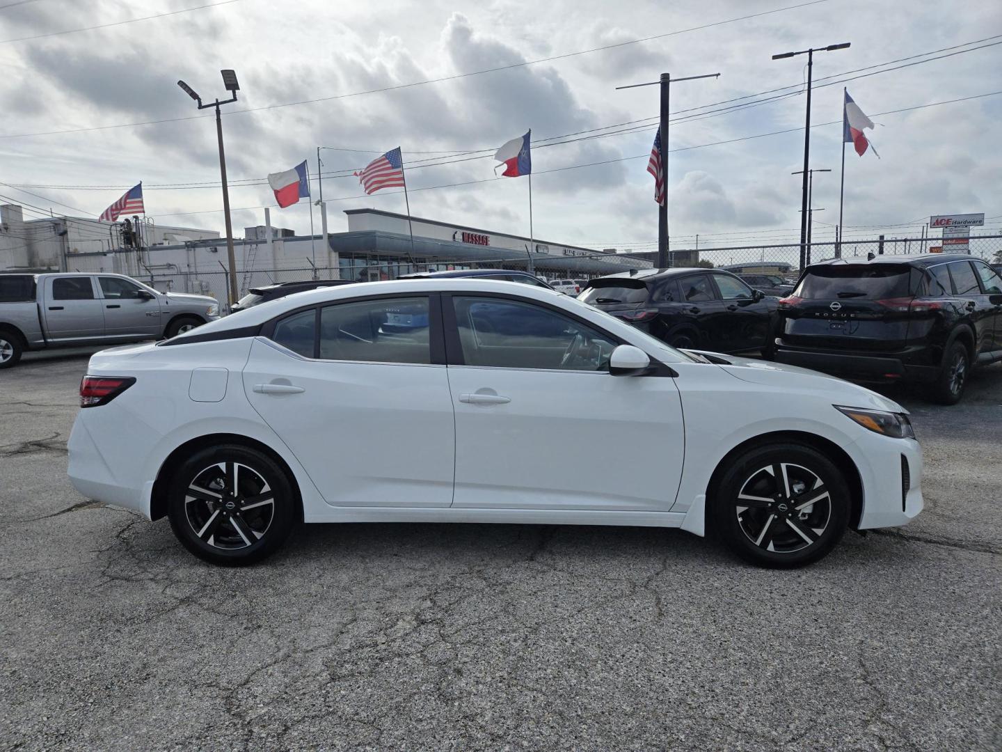 2025 White /Black Nissan Sentra SV (3N1AB8CV7SY) with an 1.8L L4 SFI DOHC 16V engine, CVT transmission, located at 1842 Wirt Road, Houston, TX, 77055, (713) 973-3903, 29.805330, -95.484787 - Photo#5