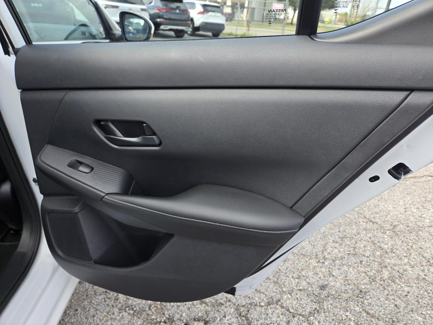 2025 White /Black Nissan Sentra SV (3N1AB8CV7SY) with an 1.8L L4 SFI DOHC 16V engine, CVT transmission, located at 1842 Wirt Road, Houston, TX, 77055, (713) 973-3903, 29.805330, -95.484787 - Photo#15