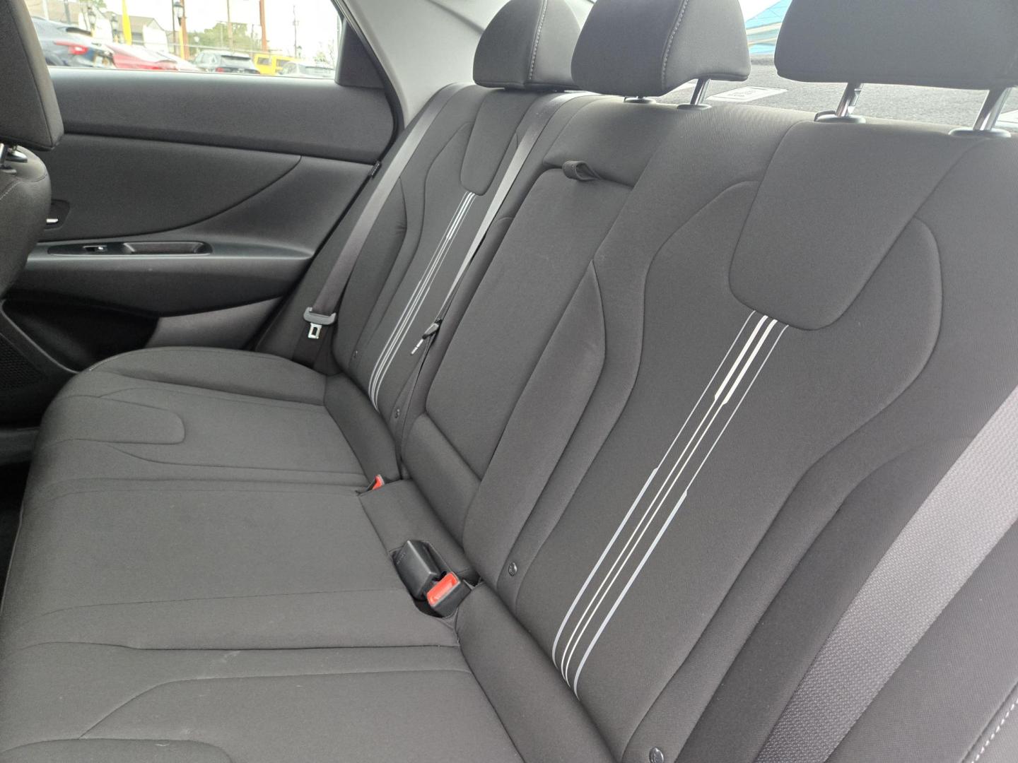 2025 BLUE /Black Hyundai Elantra SEL Convenience (KMHLS4DG1SU) with an 2.0L L4 DOHC 16V engine, 6A transmission, located at 1842 Wirt Road, Houston, TX, 77055, (713) 973-3903, 29.805330, -95.484787 - Photo#11