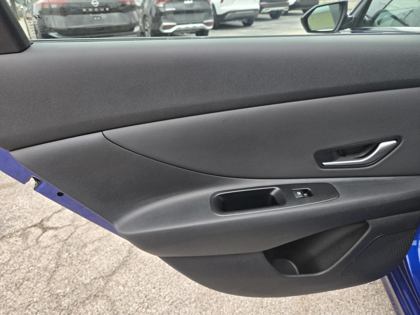 2025 BLUE /Black Hyundai Elantra SEL Convenience (KMHLS4DG1SU) with an 2.0L L4 DOHC 16V engine, 6A transmission, located at 1842 Wirt Road, Houston, TX, 77055, (713) 973-3903, 29.805330, -95.484787 - Photo#12