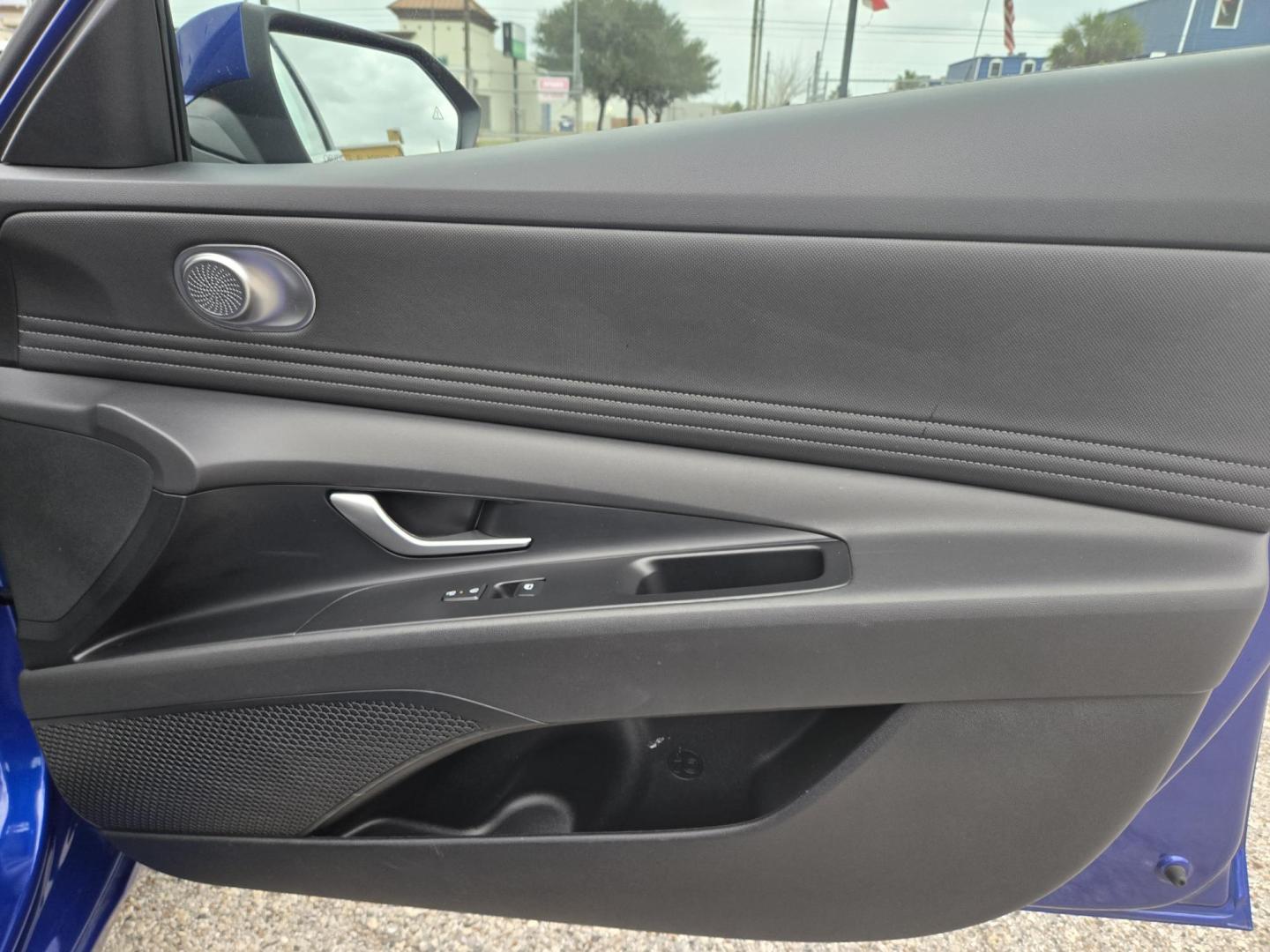2025 BLUE /Black Hyundai Elantra SEL Convenience (KMHLS4DG1SU) with an 2.0L L4 DOHC 16V engine, 6A transmission, located at 1842 Wirt Road, Houston, TX, 77055, (713) 973-3903, 29.805330, -95.484787 - Photo#14