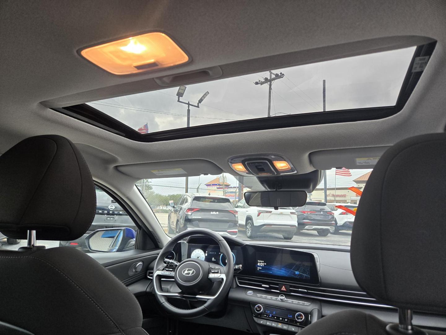 2025 BLUE /Black Hyundai Elantra SEL Convenience (KMHLS4DG1SU) with an 2.0L L4 DOHC 16V engine, 6A transmission, located at 1842 Wirt Road, Houston, TX, 77055, (713) 973-3903, 29.805330, -95.484787 - Photo#18