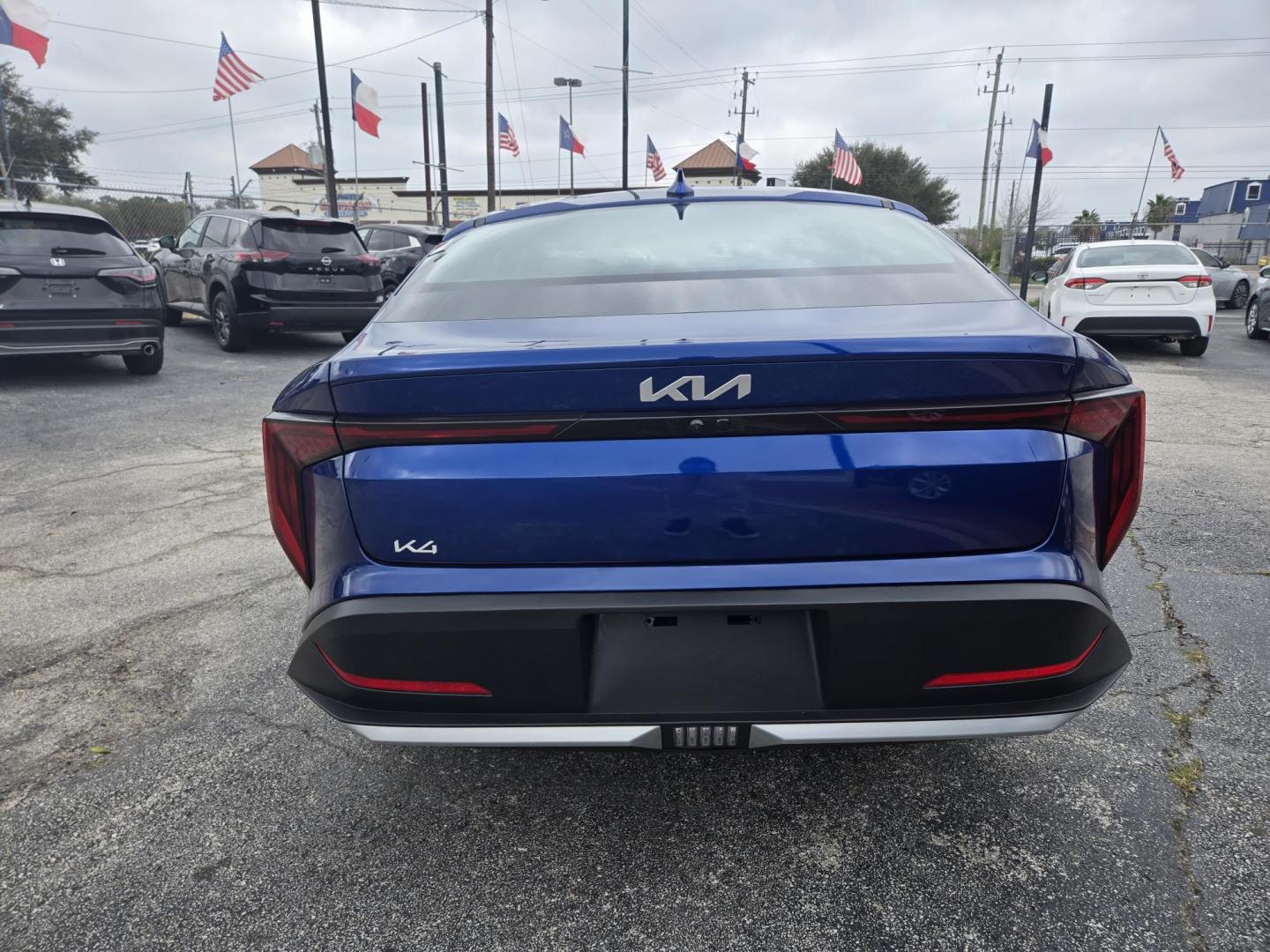 2025 BLUE /Black Kia K4 LX (3KPFT4DE0SE) with an 2.0L L4 DOHC 16V engine, CVT transmission, located at 1842 Wirt Road, Houston, TX, 77055, (713) 973-3903, 29.805330, -95.484787 - Photo#3