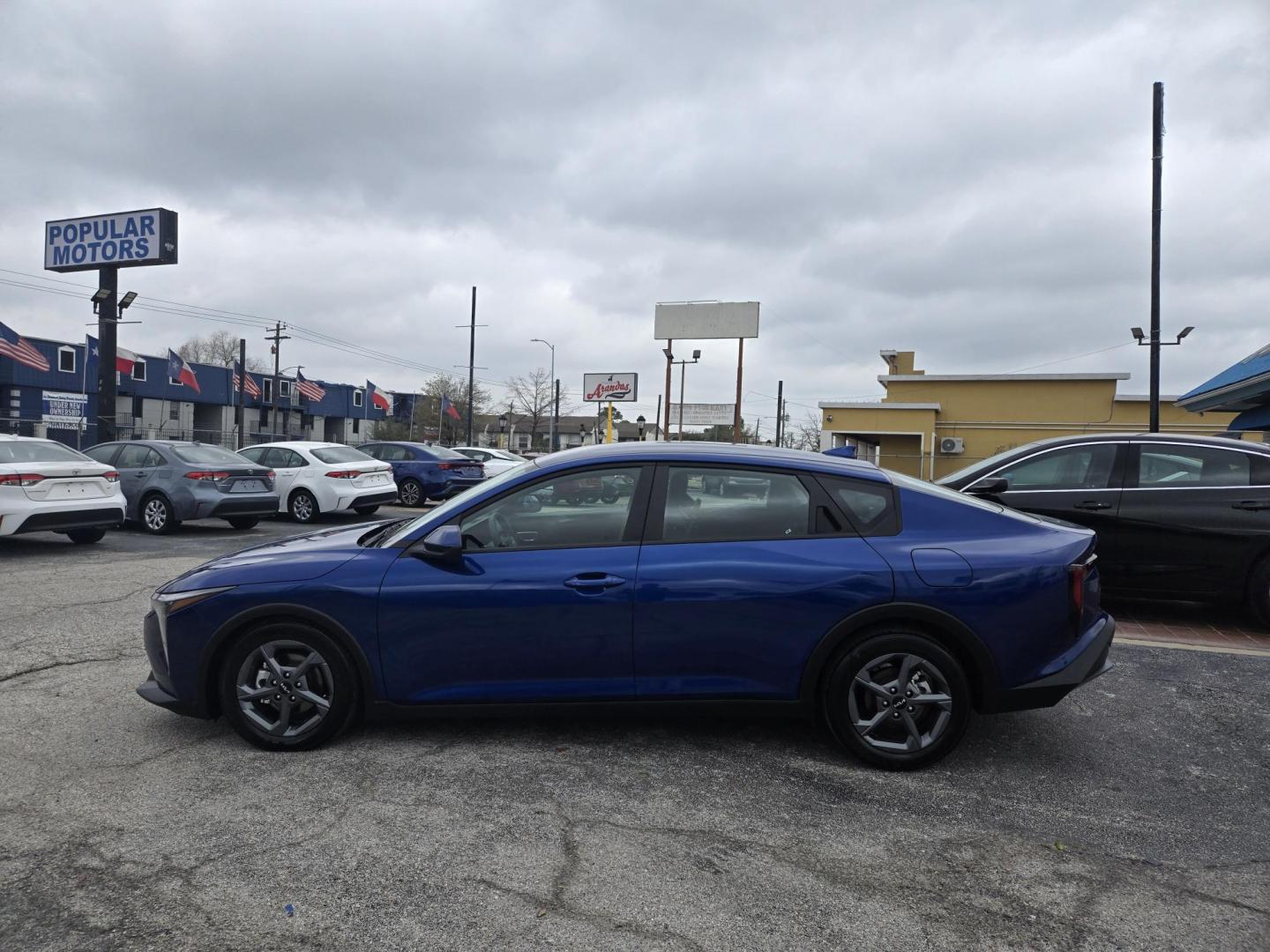 2025 BLUE /Black Kia K4 LX (3KPFT4DE0SE) with an 2.0L L4 DOHC 16V engine, CVT transmission, located at 1842 Wirt Road, Houston, TX, 77055, (713) 973-3903, 29.805330, -95.484787 - Photo#1