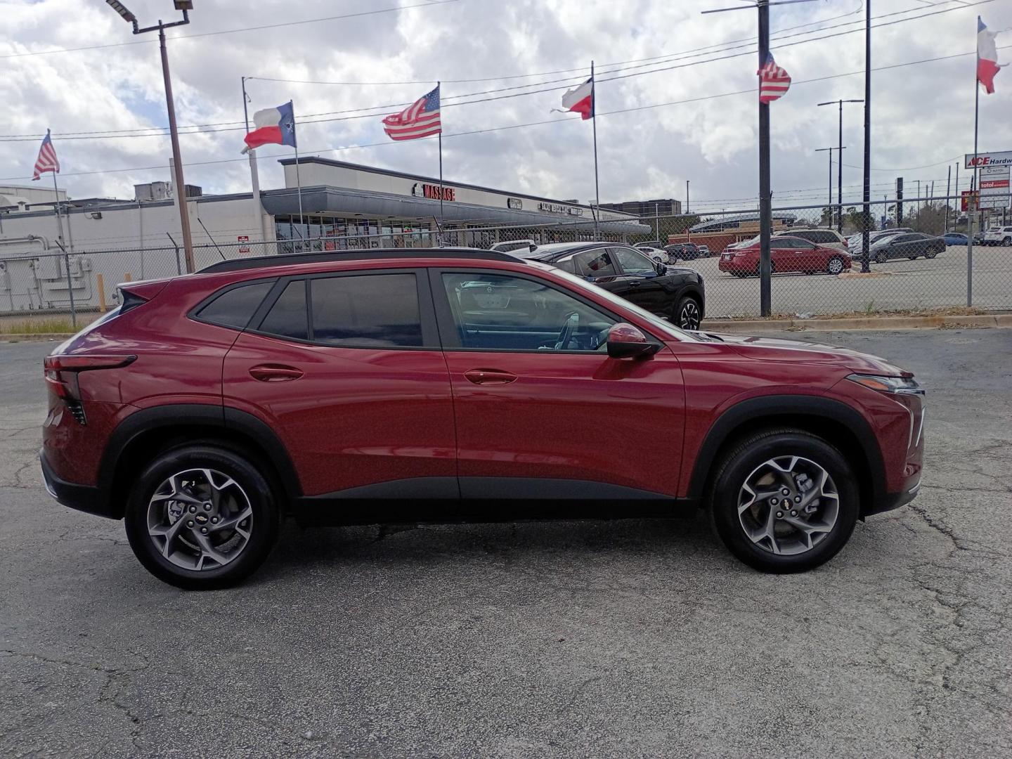 2025 MAROON /Black Chevrolet Trax LT (KL77LHEP5SC) with an 1.2L L3 TURBO engine, 6A transmission, located at 1842 Wirt Road, Houston, TX, 77055, (713) 973-3903, 29.805330, -95.484787 - Photo#5