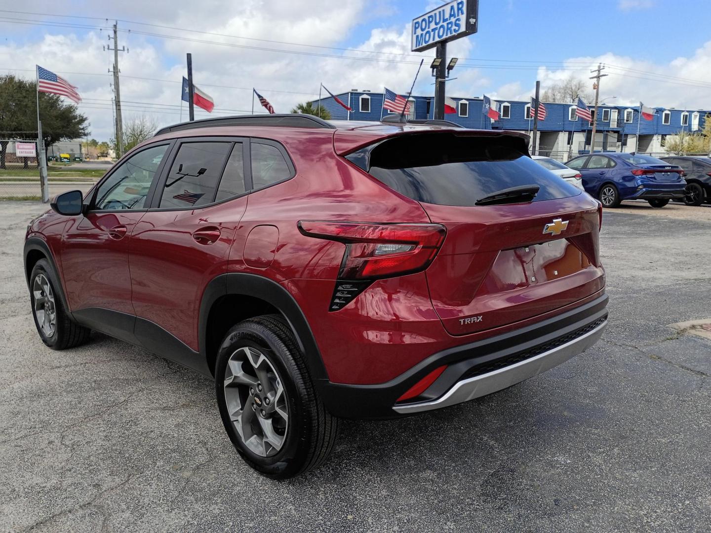 2025 MAROON /Black Chevrolet Trax LT (KL77LHEP5SC) with an 1.2L L3 TURBO engine, 6A transmission, located at 1842 Wirt Road, Houston, TX, 77055, (713) 973-3903, 29.805330, -95.484787 - Photo#2