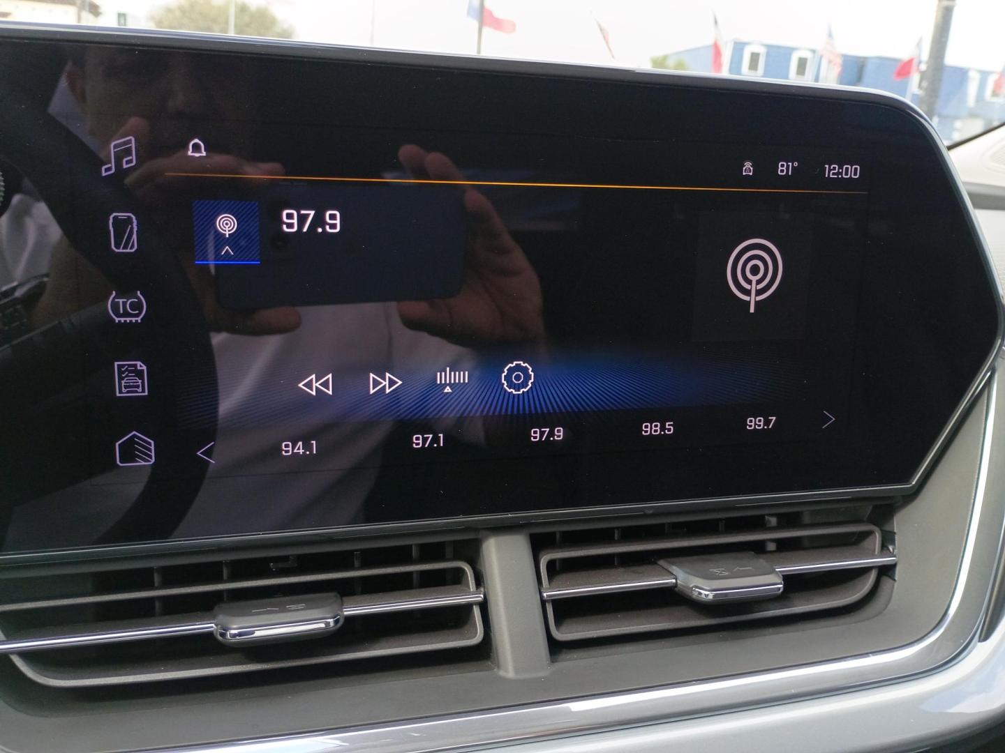 2025 MAROON /Black Chevrolet Trax LT (KL77LHEP5SC) with an 1.2L L3 TURBO engine, 6A transmission, located at 1842 Wirt Road, Houston, TX, 77055, (713) 973-3903, 29.805330, -95.484787 - Photo#21