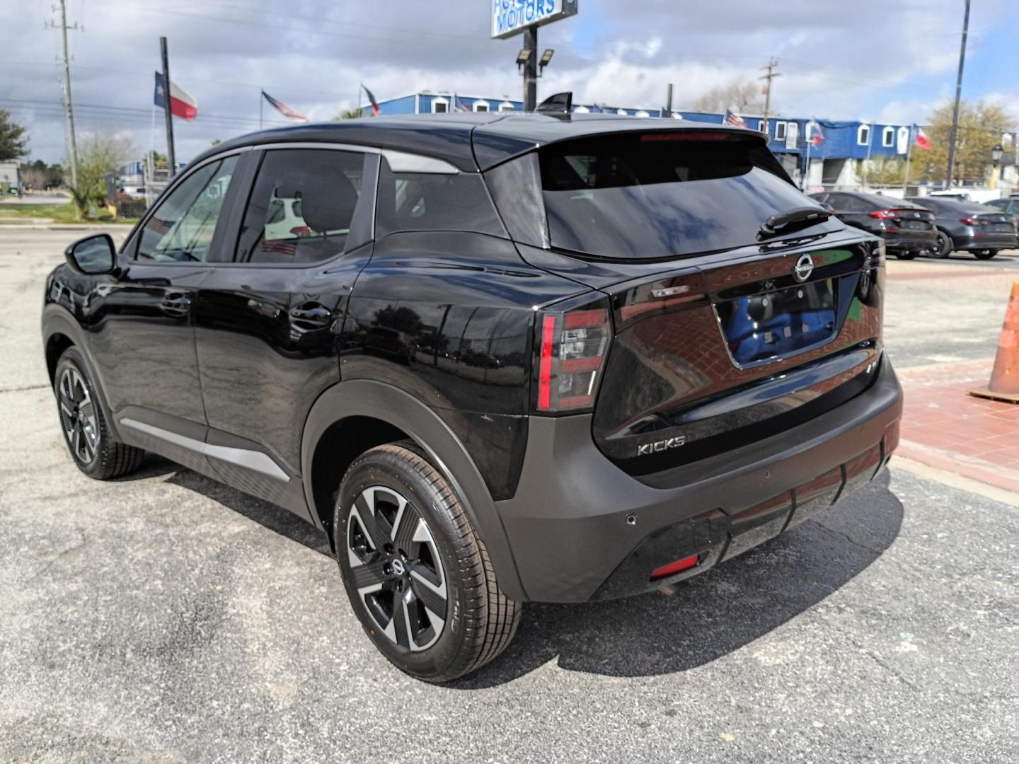 2025 Black /Black Nissan Kicks SV 4WD (3N8AP6CB7SL) with an 1.6L L4 engine, CVT transmission, located at 1842 Wirt Road, Houston, TX, 77055, (713) 973-3903, 29.805330, -95.484787 - Photo#2