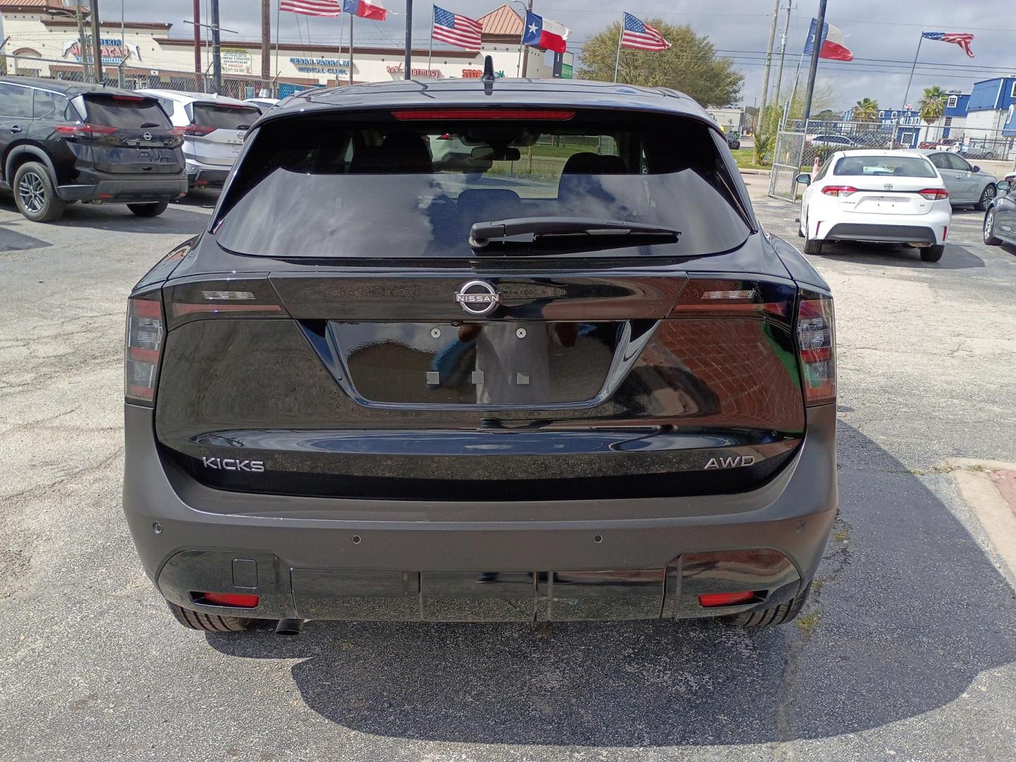 2025 Black /Black Nissan Kicks SV 4WD (3N8AP6CB7SL) with an 1.6L L4 engine, CVT transmission, located at 1842 Wirt Road, Houston, TX, 77055, (713) 973-3903, 29.805330, -95.484787 - Photo#3