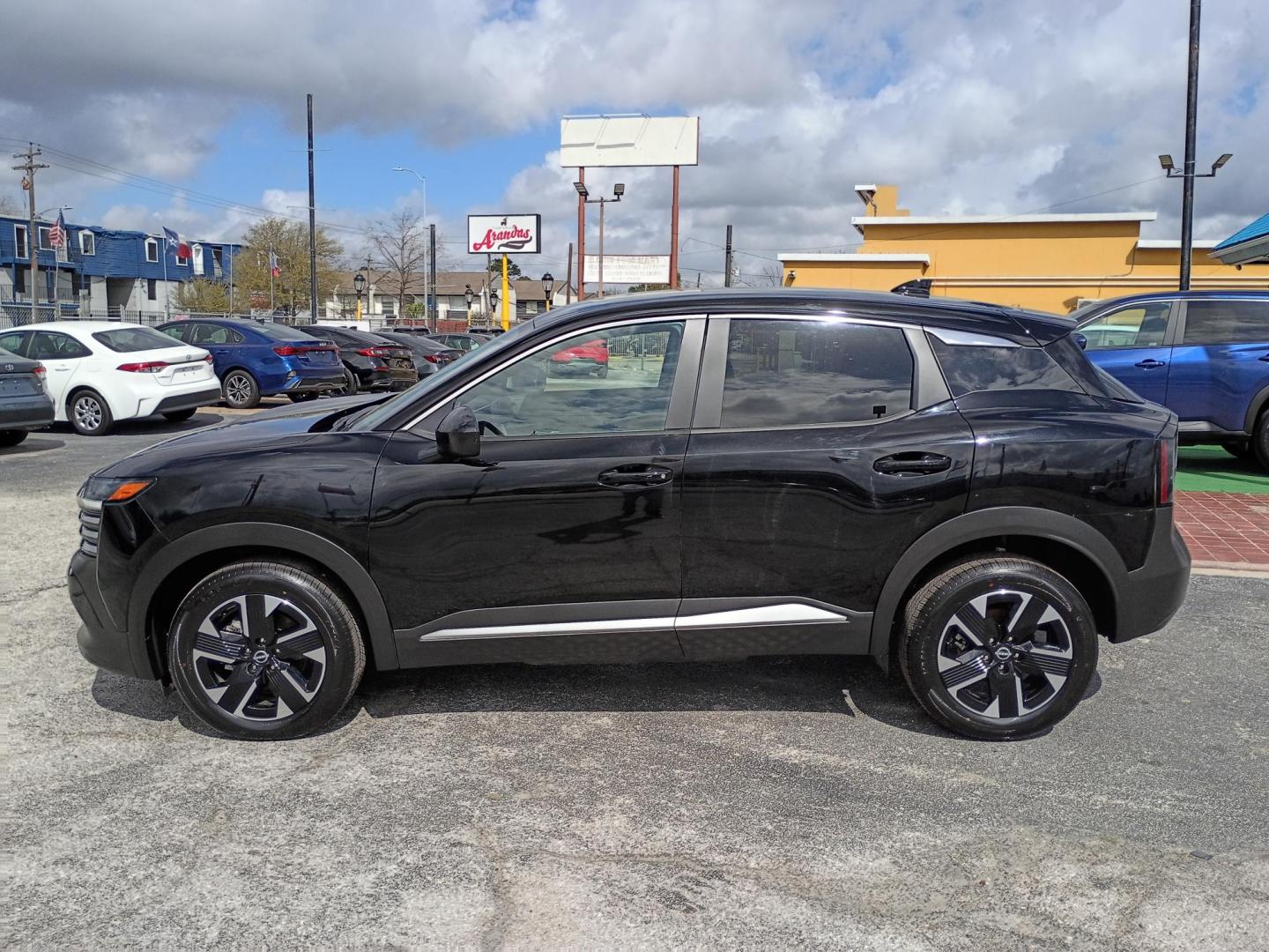2025 Black /Black Nissan Kicks SV 4WD (3N8AP6CB7SL) with an 1.6L L4 engine, CVT transmission, located at 1842 Wirt Road, Houston, TX, 77055, (713) 973-3903, 29.805330, -95.484787 - Photo#1