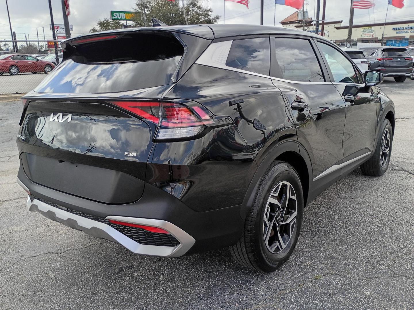 2025 Black /Black Kia Sportage LX AWD (KNDPUCDF3S7) with an 2.5L V6 DOHC 24V engine, 8A transmission, located at 1842 Wirt Road, Houston, TX, 77055, (713) 973-3903, 29.805330, -95.484787 - Photo#4