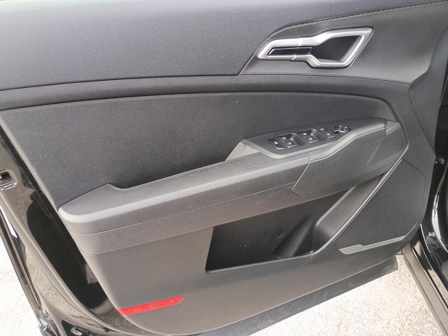 2025 Black /Black Kia Sportage LX AWD (KNDPUCDF3S7) with an 2.5L V6 DOHC 24V engine, 8A transmission, located at 1842 Wirt Road, Houston, TX, 77055, (713) 973-3903, 29.805330, -95.484787 - Photo#9