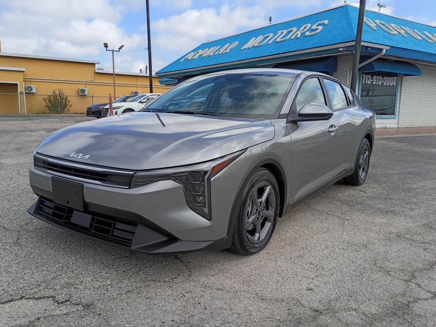 2025 Gray /Black Kia K4 LX (3KPFT4DE1SE) with an 2.0L L4 DOHC 16V engine, CVT transmission, located at 1842 Wirt Road, Houston, TX, 77055, (713) 973-3903, 29.805330, -95.484787 - Photo#0