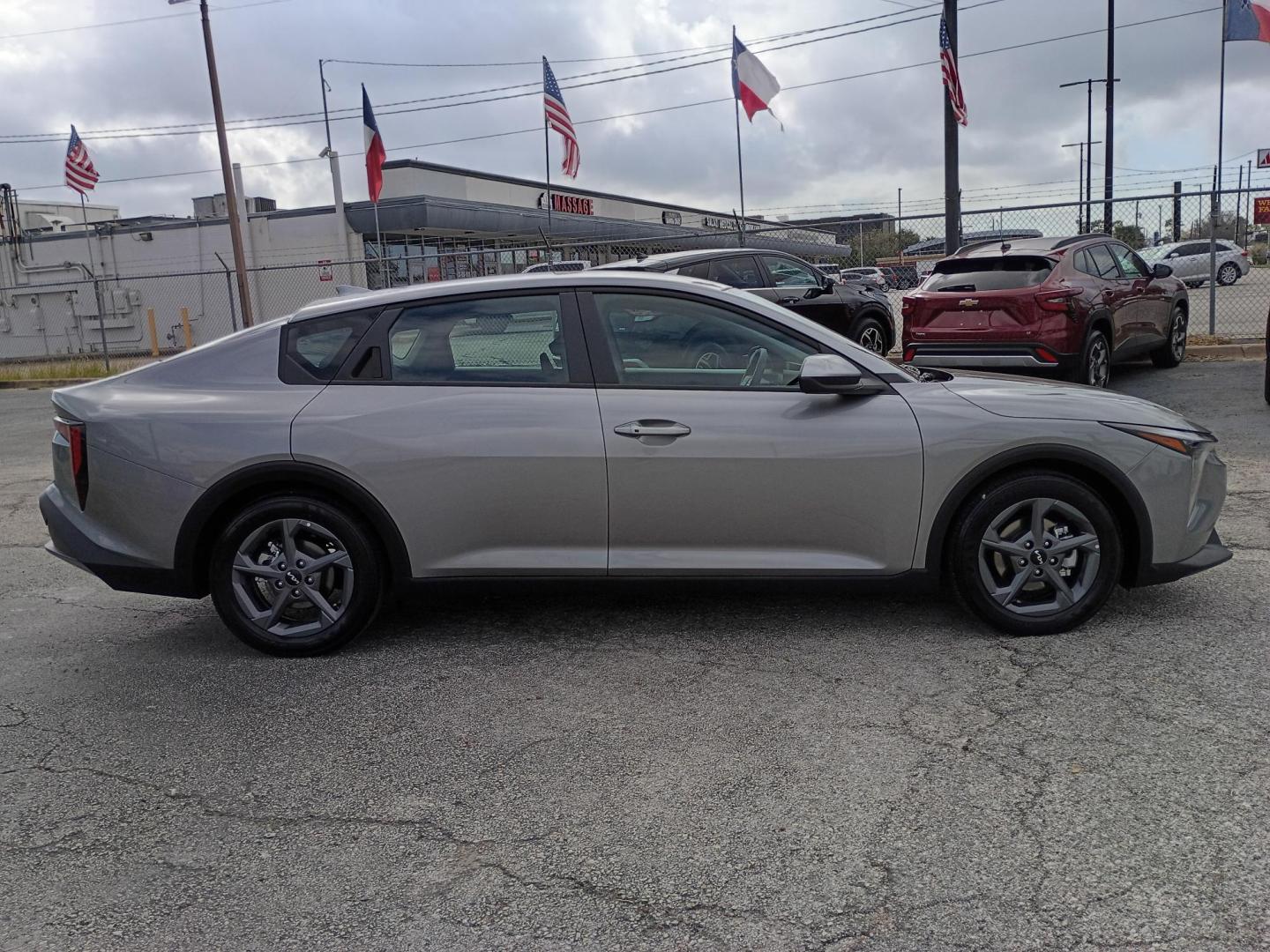 2025 Gray /Black Kia K4 LX (3KPFT4DE1SE) with an 2.0L L4 DOHC 16V engine, CVT transmission, located at 1842 Wirt Road, Houston, TX, 77055, (713) 973-3903, 29.805330, -95.484787 - Photo#5