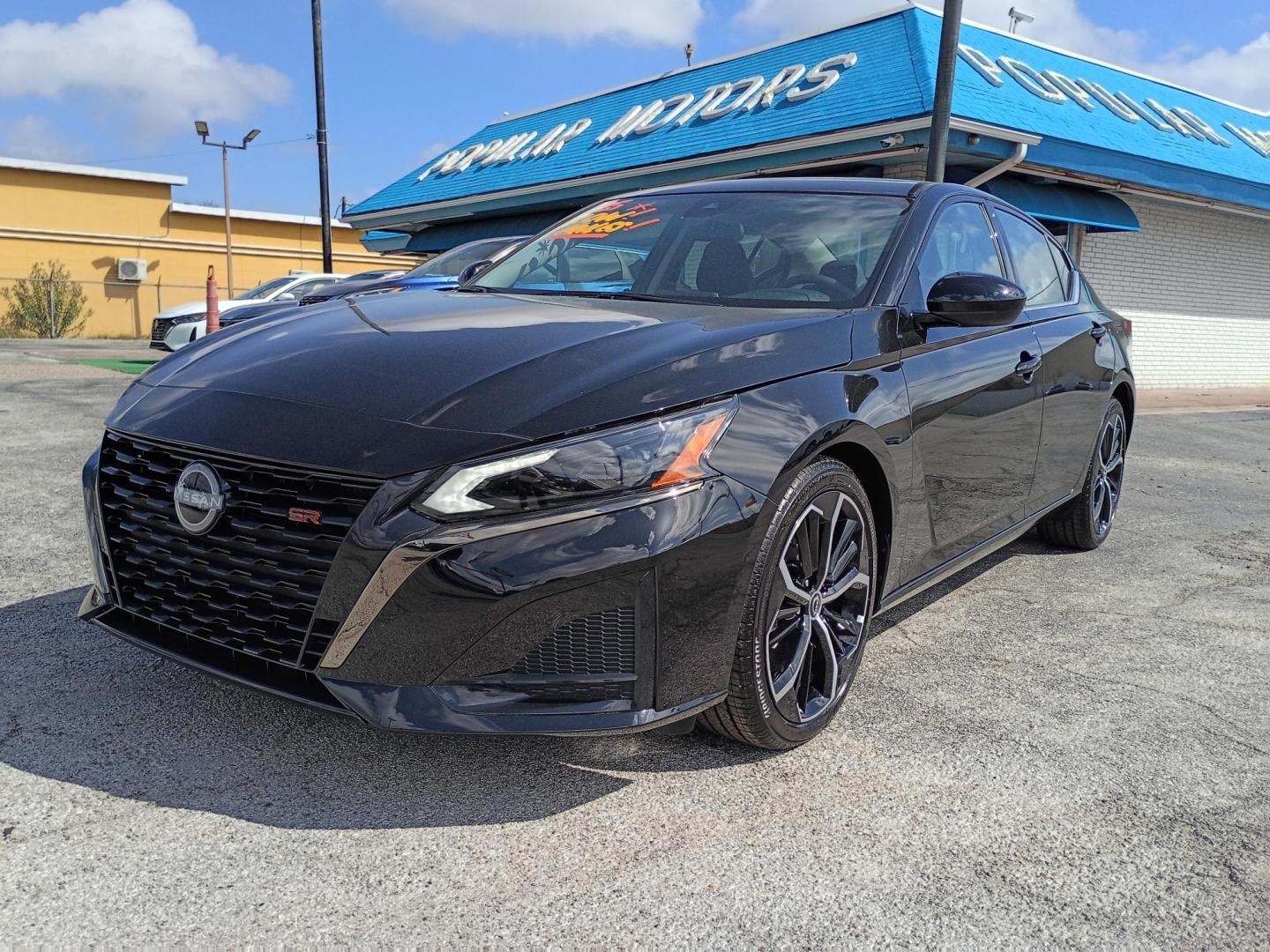 2025 Black /Black Nissan Altima 2.5 SR (1N4BL4CV1SN) with an 2.5L L4 DOHC 16V engine, CVT transmission, located at 1842 Wirt Road, Houston, TX, 77055, (713) 973-3903, 29.805330, -95.484787 - Photo#0