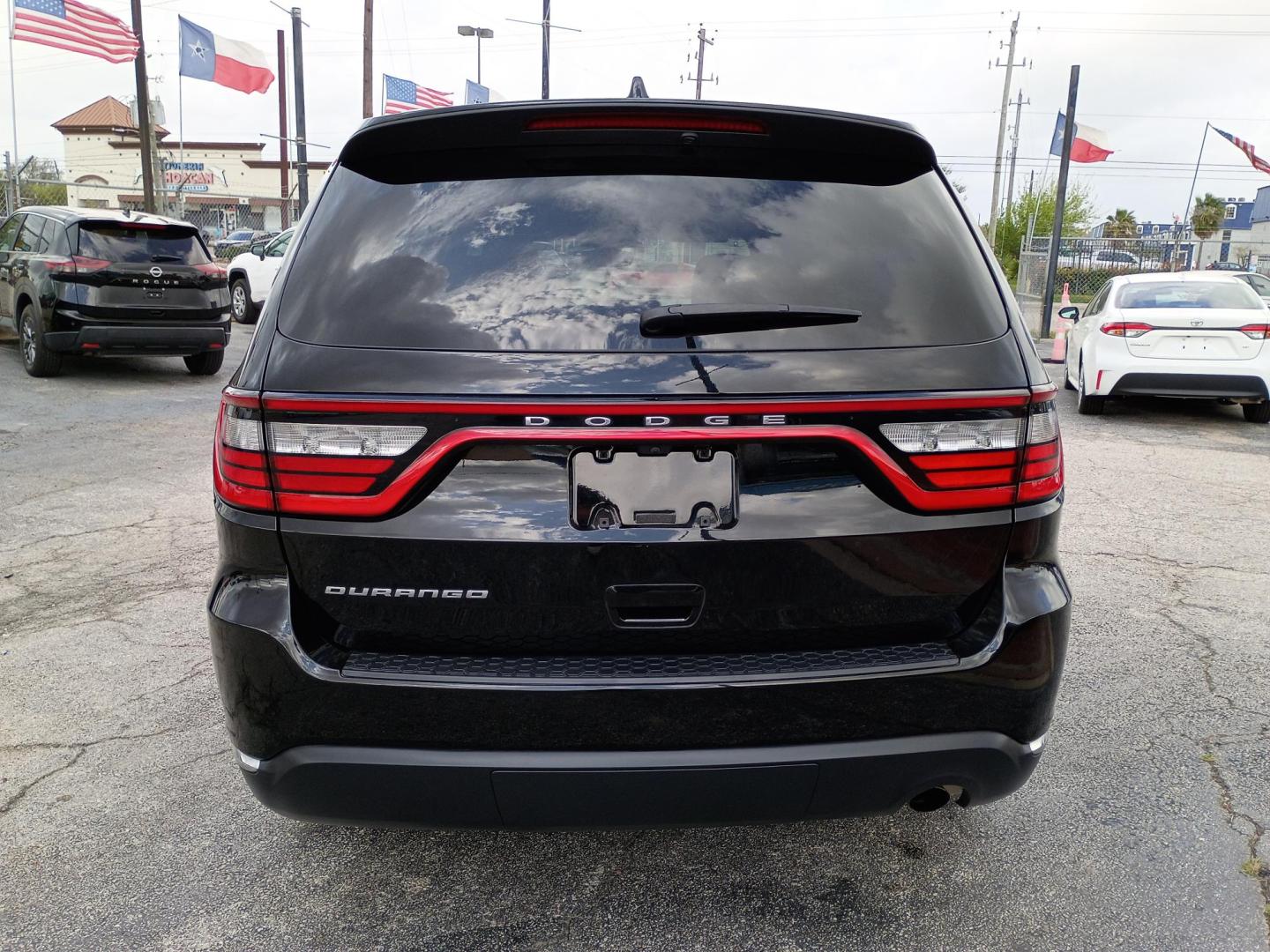 2023 Black /Black Dodge Durango SXT RWD (1C4RDHAG0PC) with an 3.6L V6 DOHC 24V engine, 8A transmission, located at 1842 Wirt Road, Houston, TX, 77055, (713) 973-3903, 29.805330, -95.484787 - Photo#3