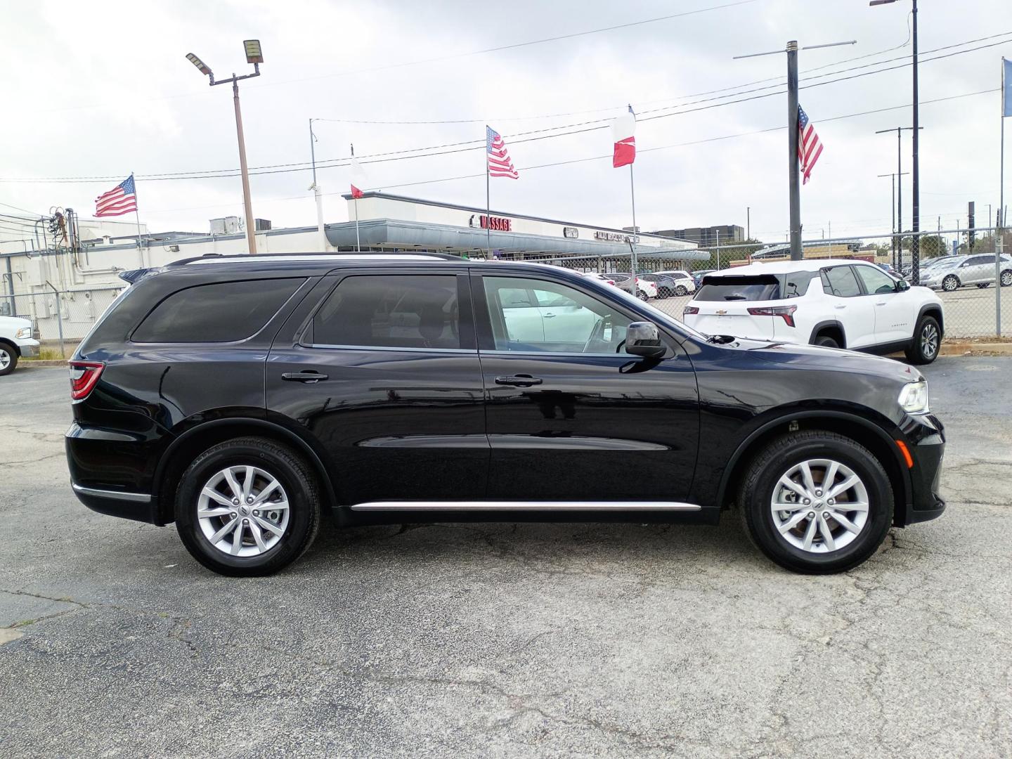 2023 Black /Black Dodge Durango SXT RWD (1C4RDHAG0PC) with an 3.6L V6 DOHC 24V engine, 8A transmission, located at 1842 Wirt Road, Houston, TX, 77055, (713) 973-3903, 29.805330, -95.484787 - Photo#5
