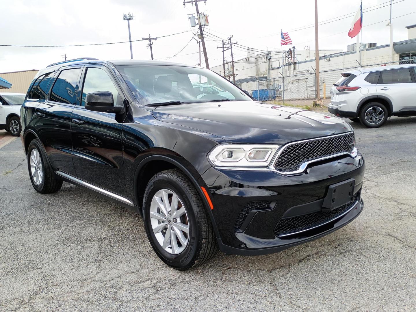 2023 Black /Black Dodge Durango SXT RWD (1C4RDHAG0PC) with an 3.6L V6 DOHC 24V engine, 8A transmission, located at 1842 Wirt Road, Houston, TX, 77055, (713) 973-3903, 29.805330, -95.484787 - Photo#6