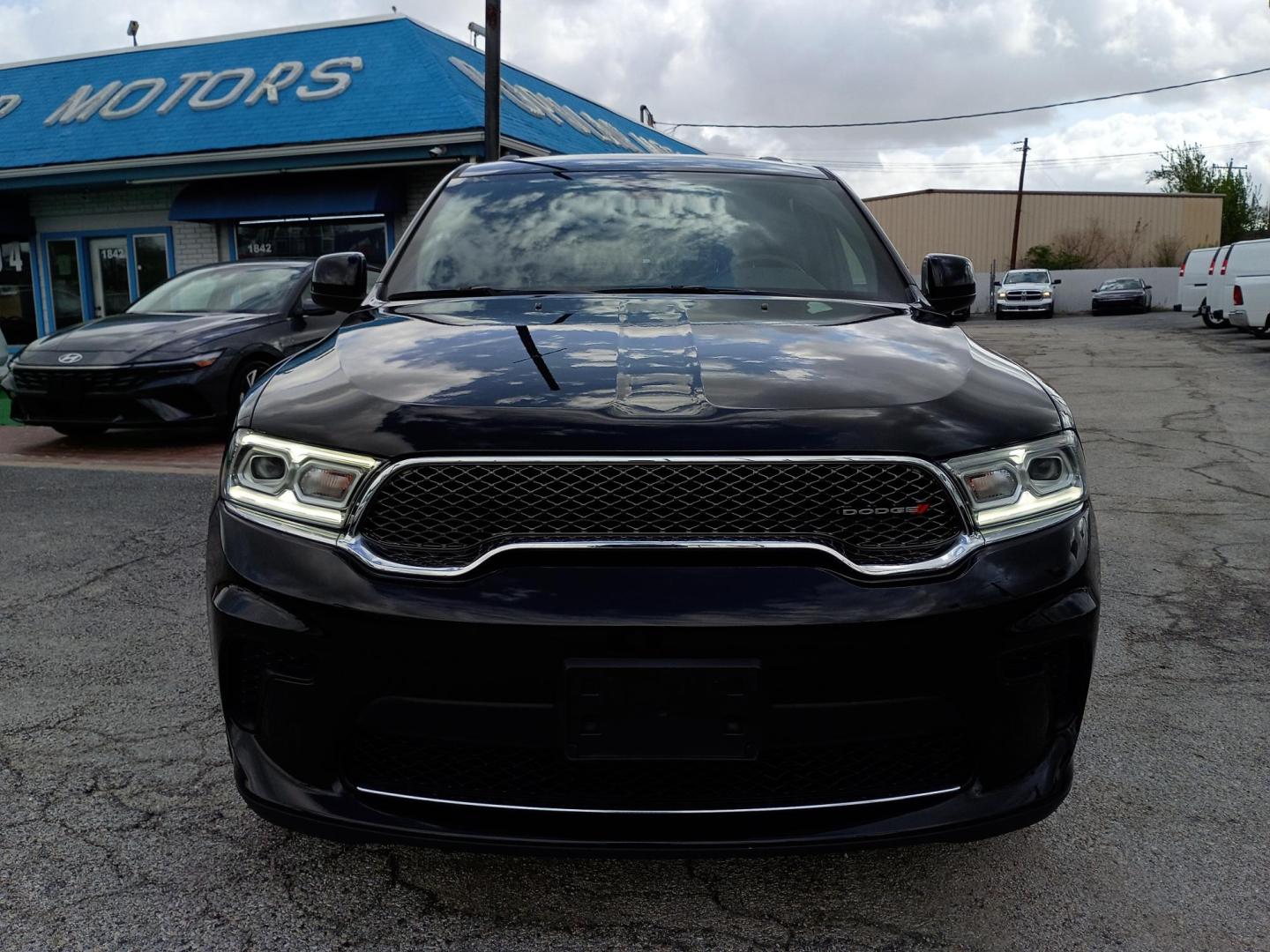 2023 Black /Black Dodge Durango SXT RWD (1C4RDHAG0PC) with an 3.6L V6 DOHC 24V engine, 8A transmission, located at 1842 Wirt Road, Houston, TX, 77055, (713) 973-3903, 29.805330, -95.484787 - Photo#7