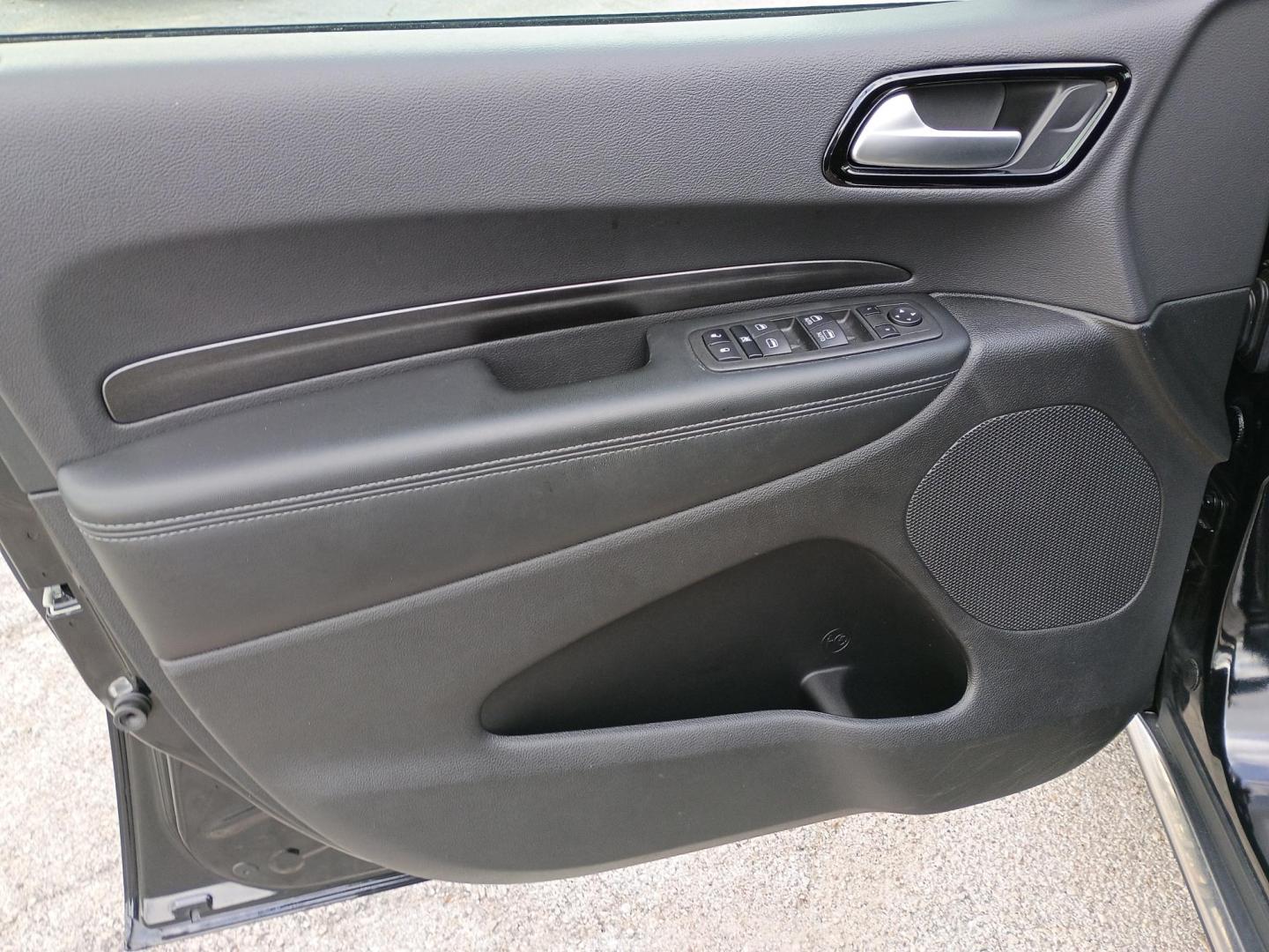 2023 Black /Black Dodge Durango SXT RWD (1C4RDHAG0PC) with an 3.6L V6 DOHC 24V engine, 8A transmission, located at 1842 Wirt Road, Houston, TX, 77055, (713) 973-3903, 29.805330, -95.484787 - Photo#9